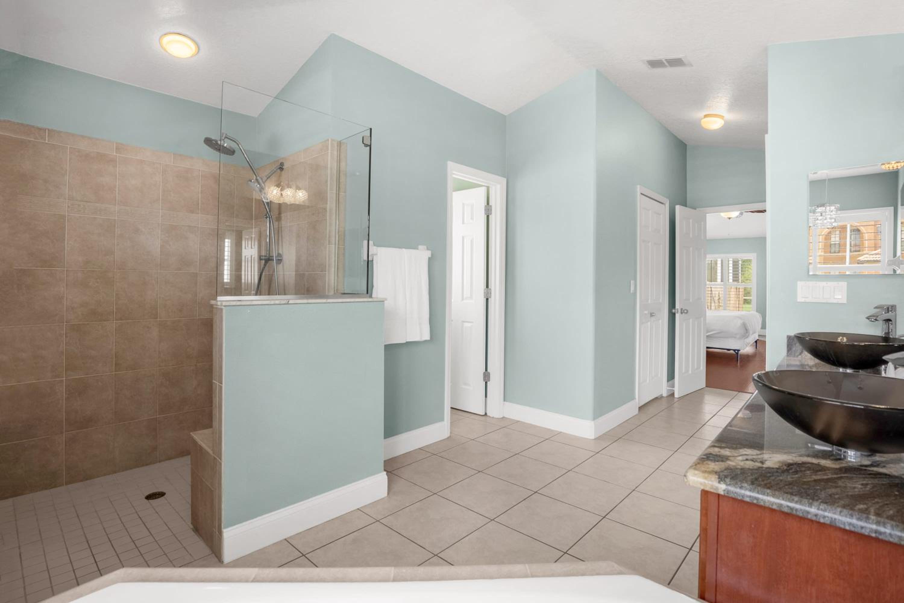 Upstay - Waterside Home with Pool and Hot Tub, photo 28