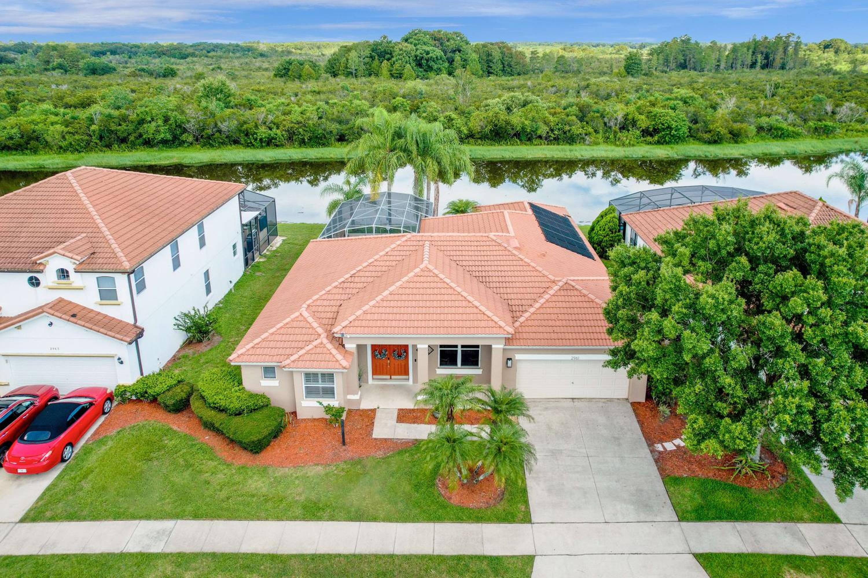 Upstay - Waterside Home with Pool and Hot Tub, photo 12