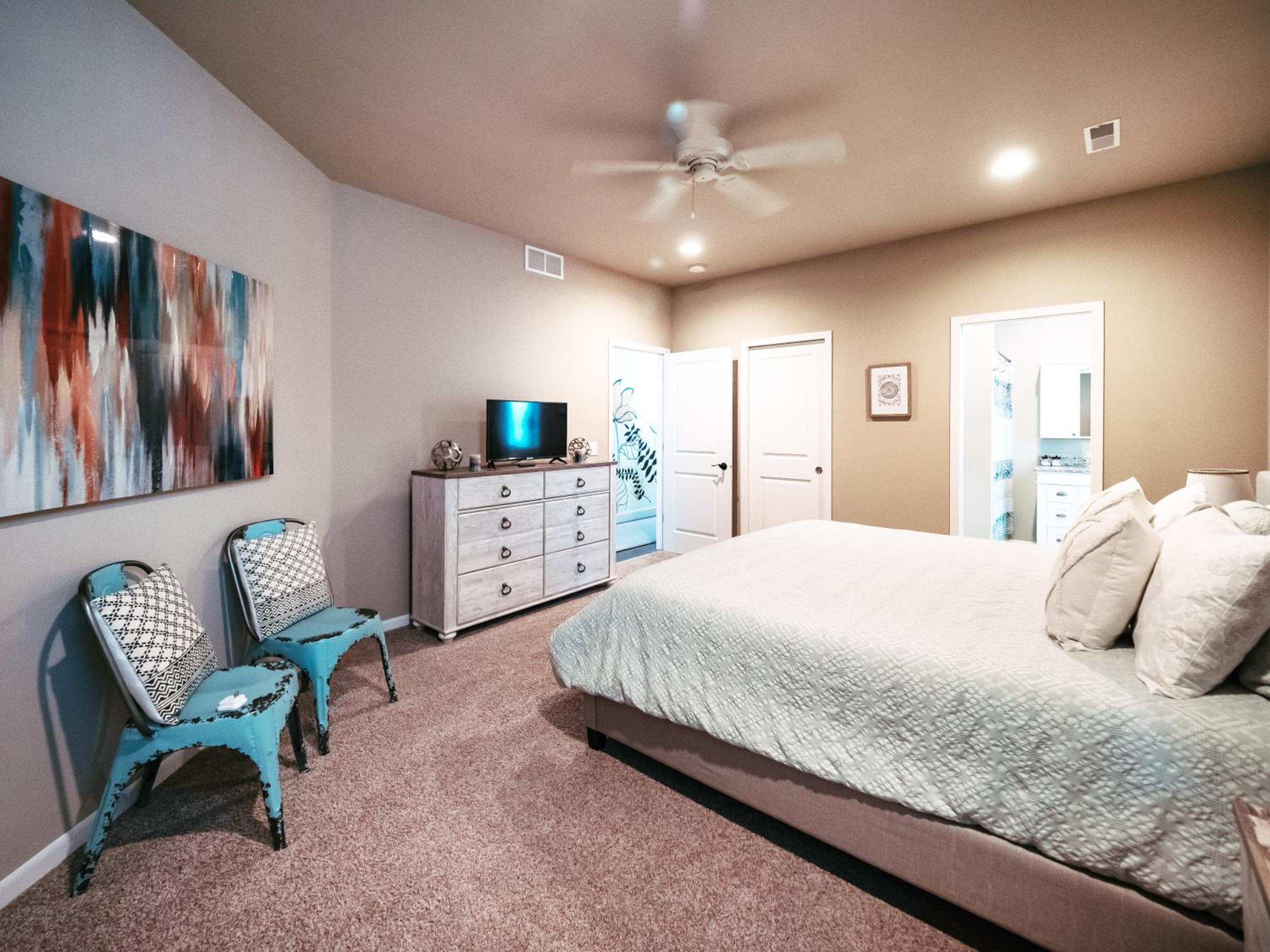 Cozy 3br Downtown Bakery & Shops! view 4
