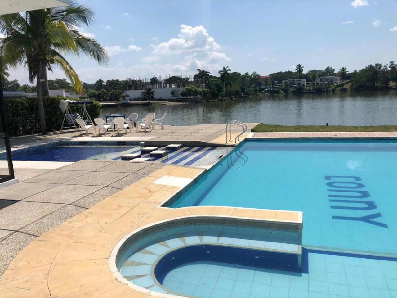 Oasis de Lujo en Girardot con piscina y muelle privado