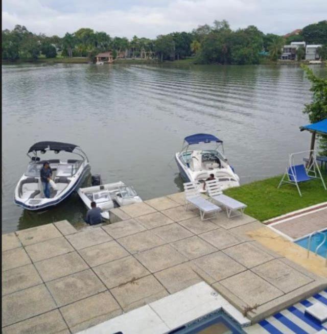 Oasis de Lujo en Girardot con piscina y muelle privado