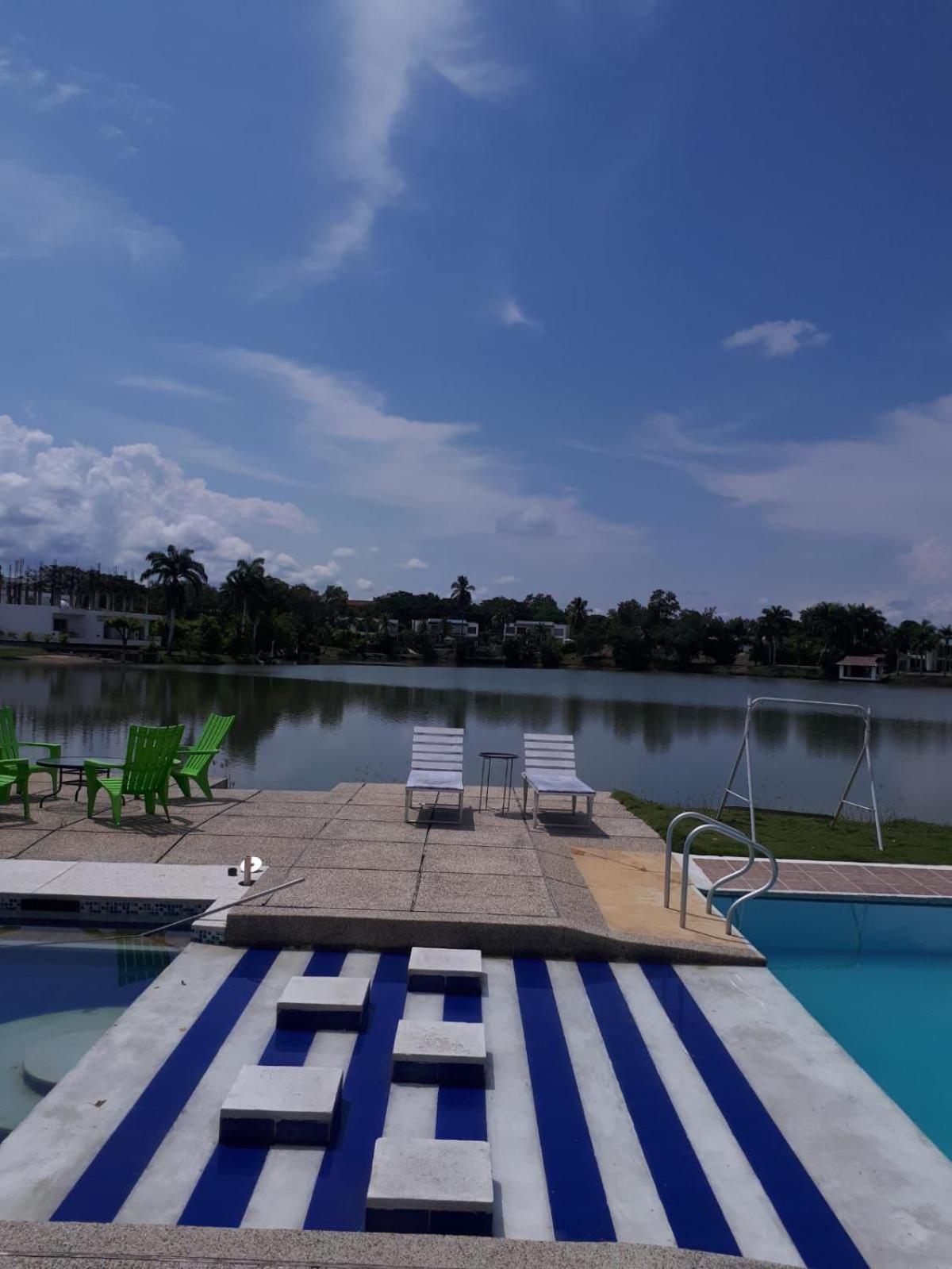 Oasis de Lujo en Girardot con piscina y muelle privado