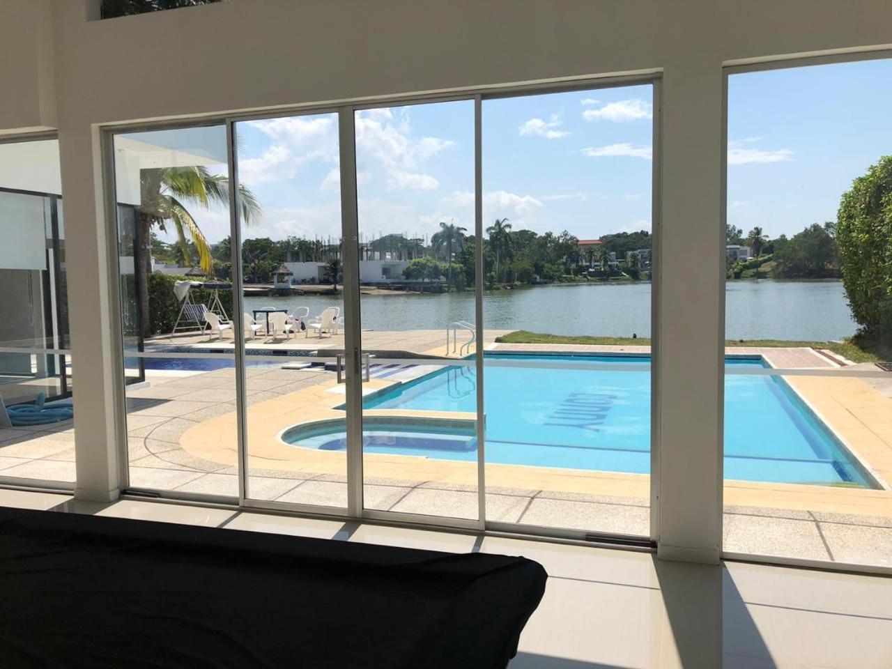 Oasis de Lujo en Girardot con piscina y muelle privado