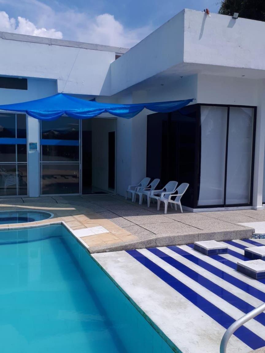 Oasis de Lujo en Girardot con piscina y muelle privado