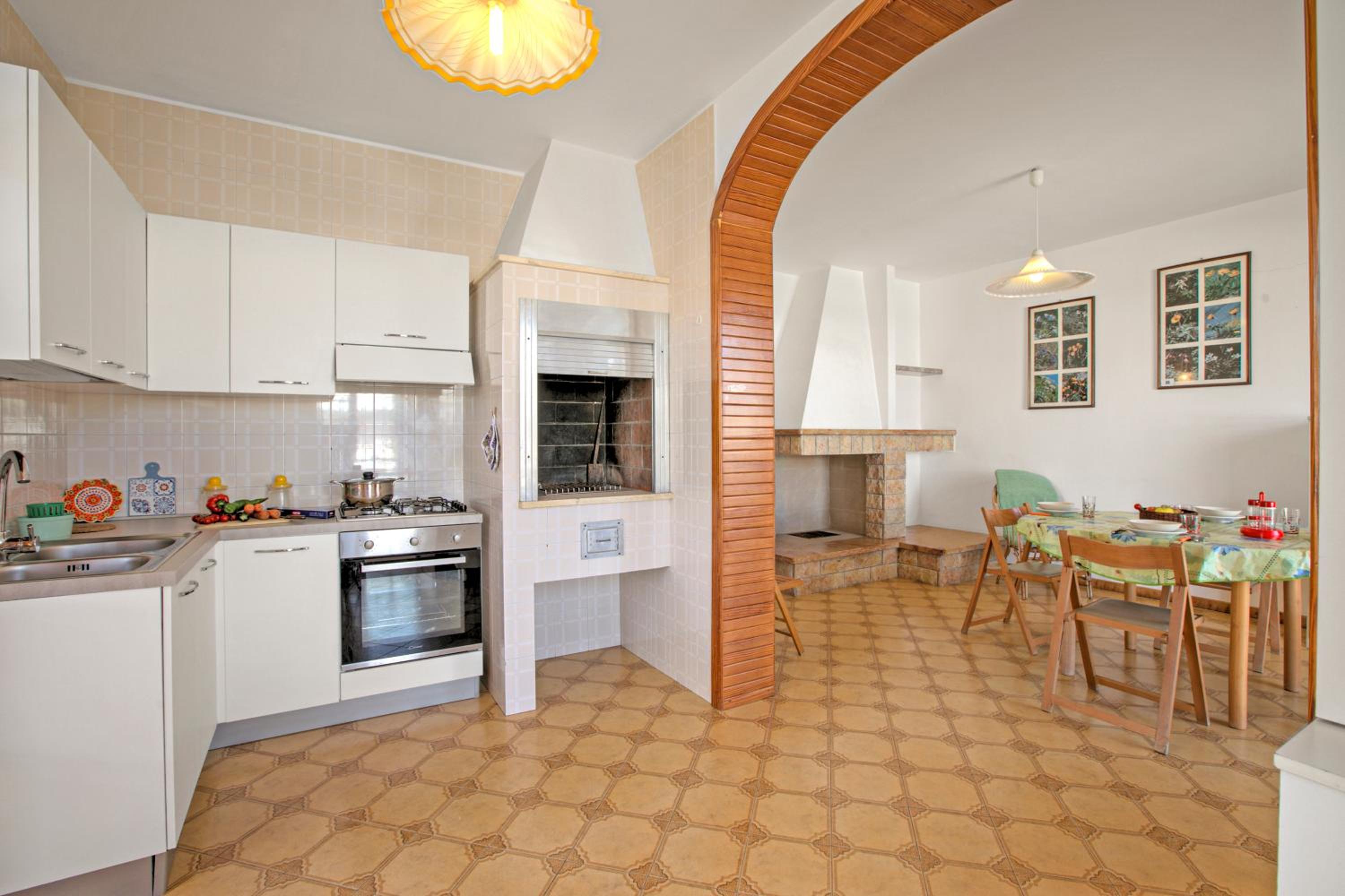 Casa Marangi 250 meters from the sea - Happy Rentals view 5