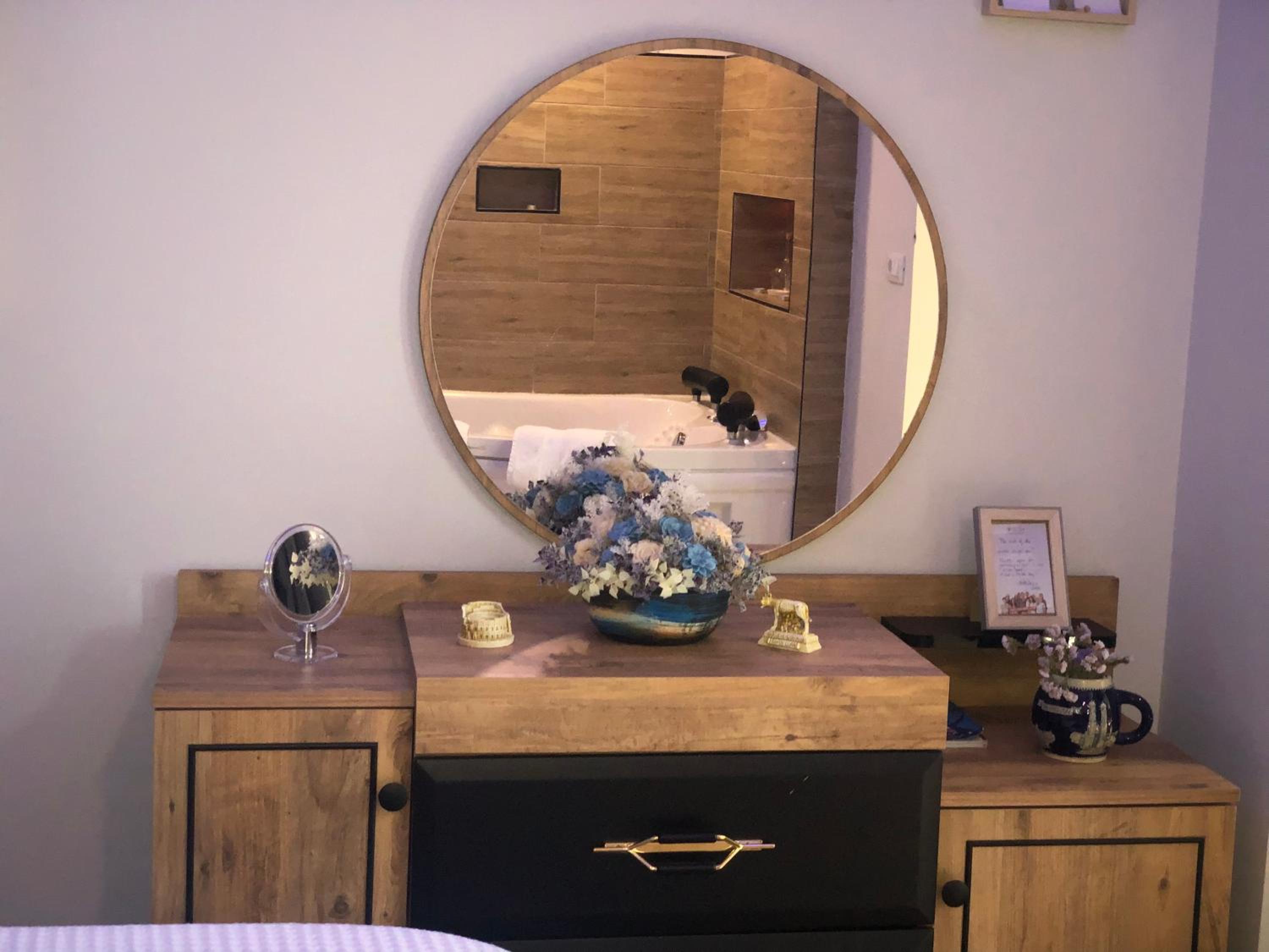 Deluxe Apartment In City Center