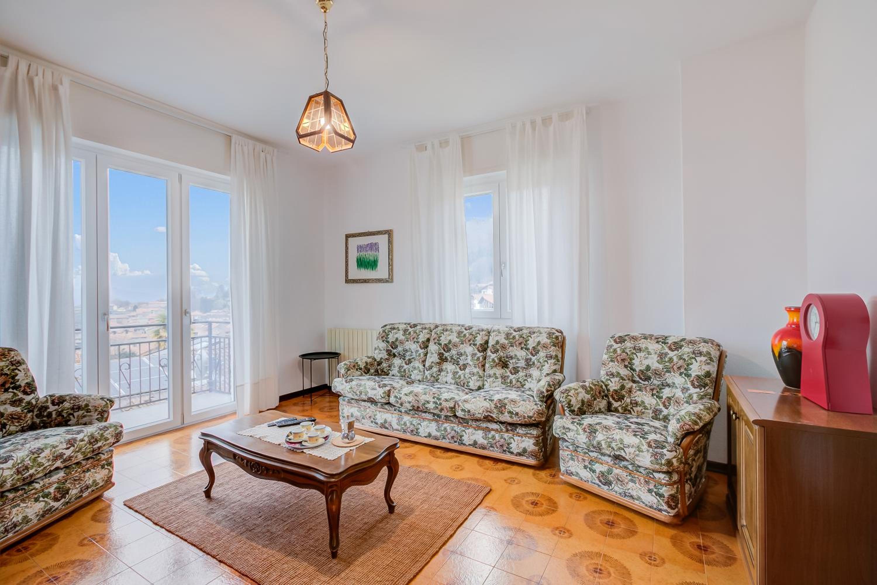 Zio Enry Terrace Apartment in Orta Lake - Happy Rentals