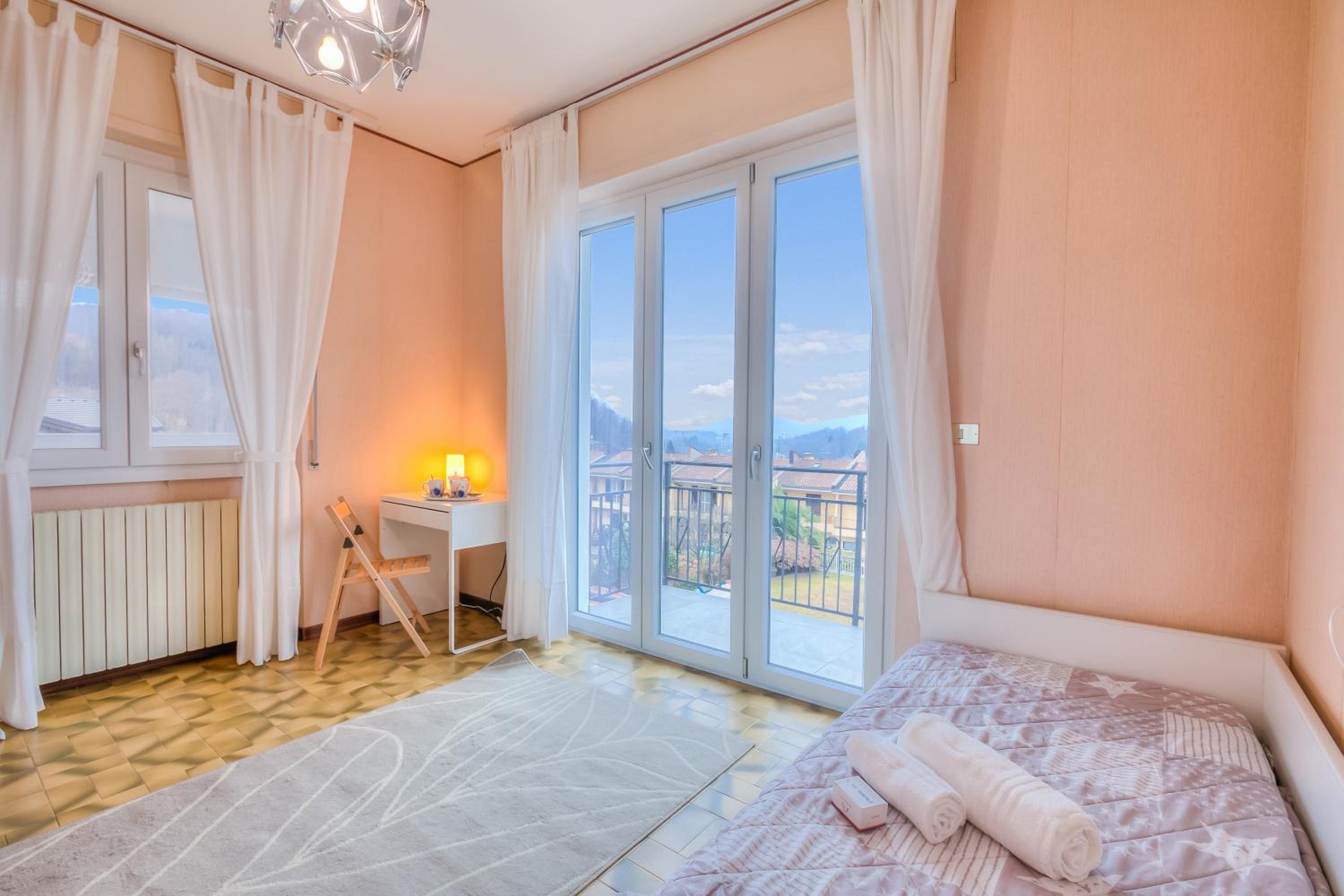 Zio Enry Terrace Apartment in Orta Lake - Happy Rentals