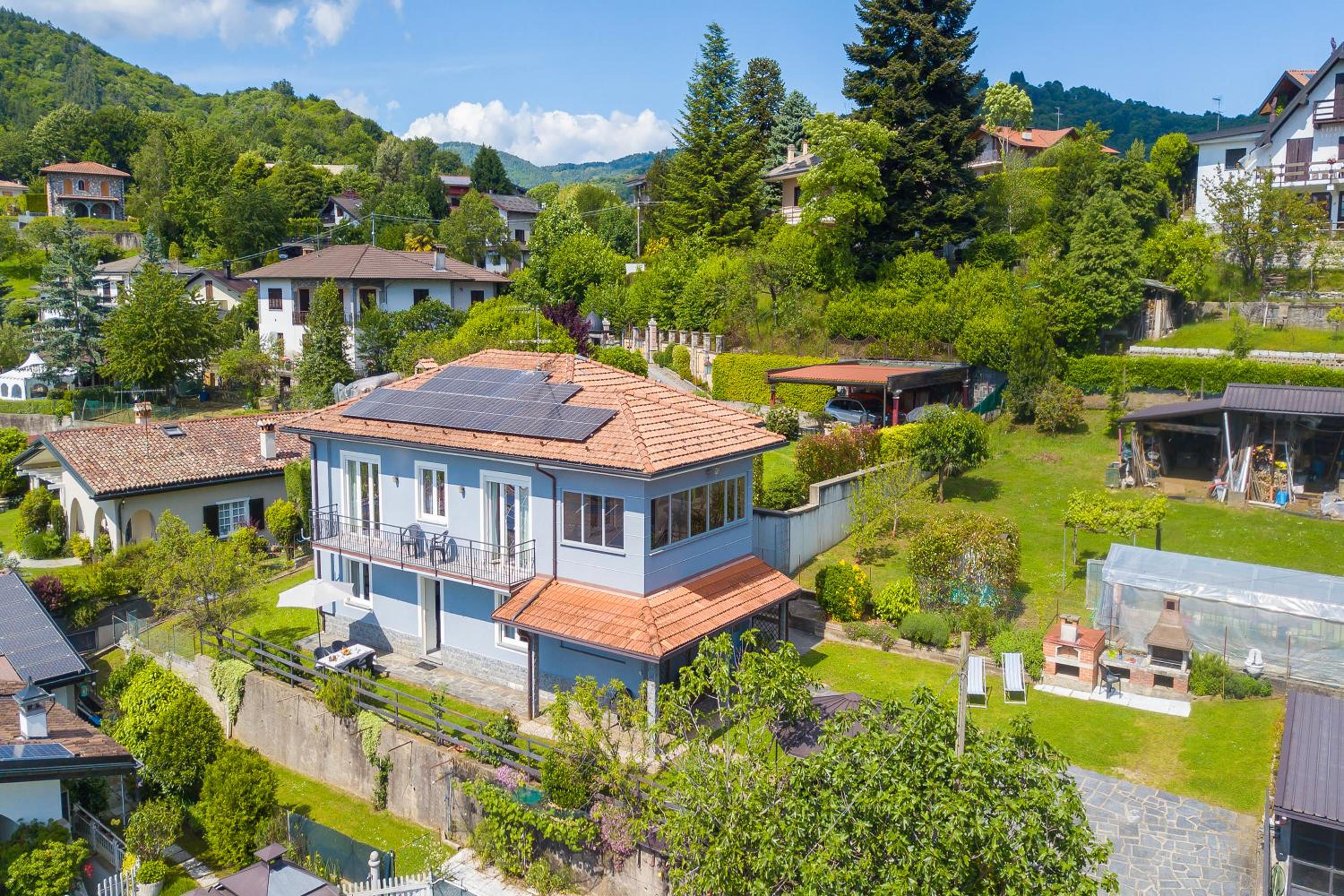 Zio Enry Terrace Apartment in Orta Lake - Happy Rentals