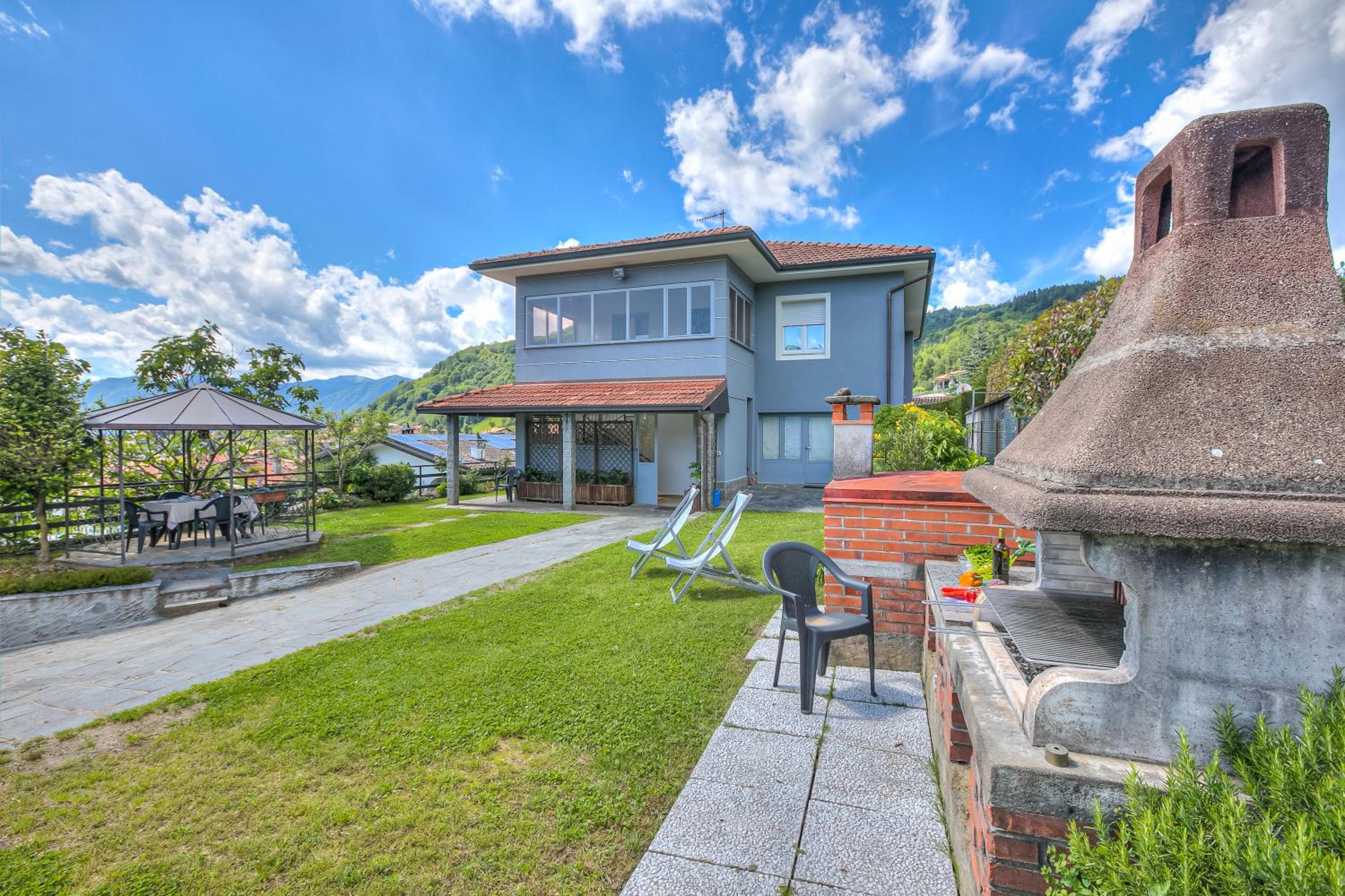 Zio Enry Terrace Apartment in Orta Lake - Happy Rentals