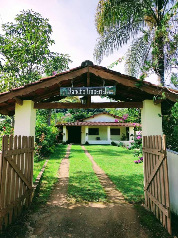 Chácara Rancho Imperial - Socorro - SP - Piscina, Churrasqueira, Forno à Lenha, Campo de Futebol e uma linda Vista para a Montanha!