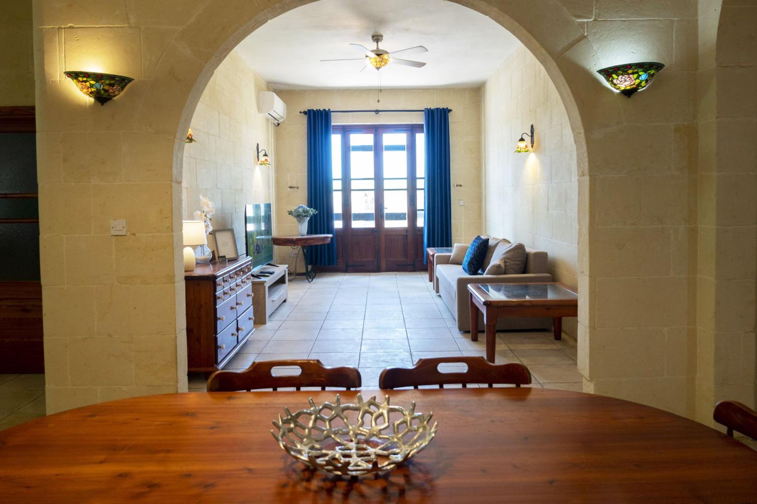 Zest Gozitan Villa & Pool - Happy Rentals photo 3