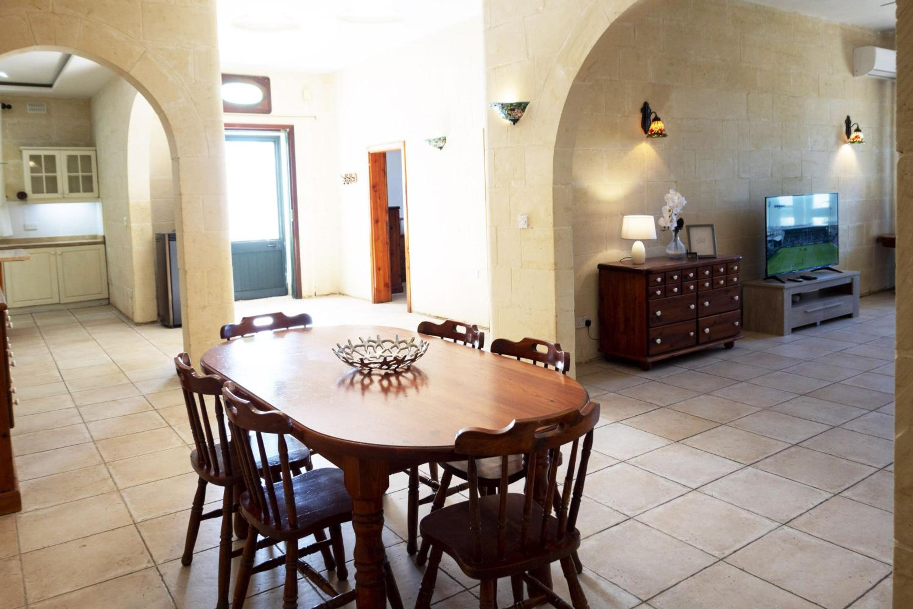 Zest Gozitan Villa & Pool - Happy Rentals photo 5