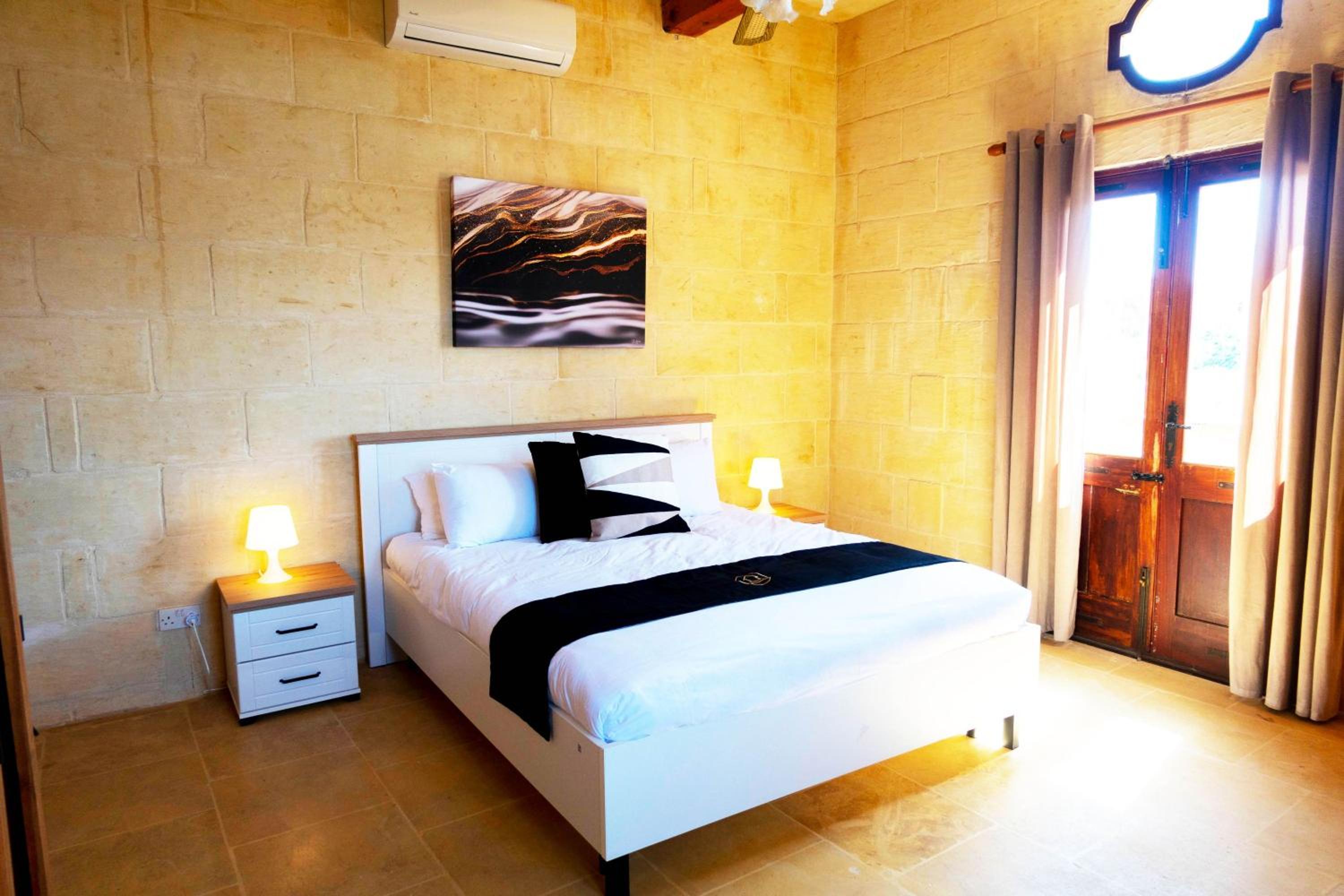 Nirvana Gozitan Villa & Pool - Happy Rentals view 4