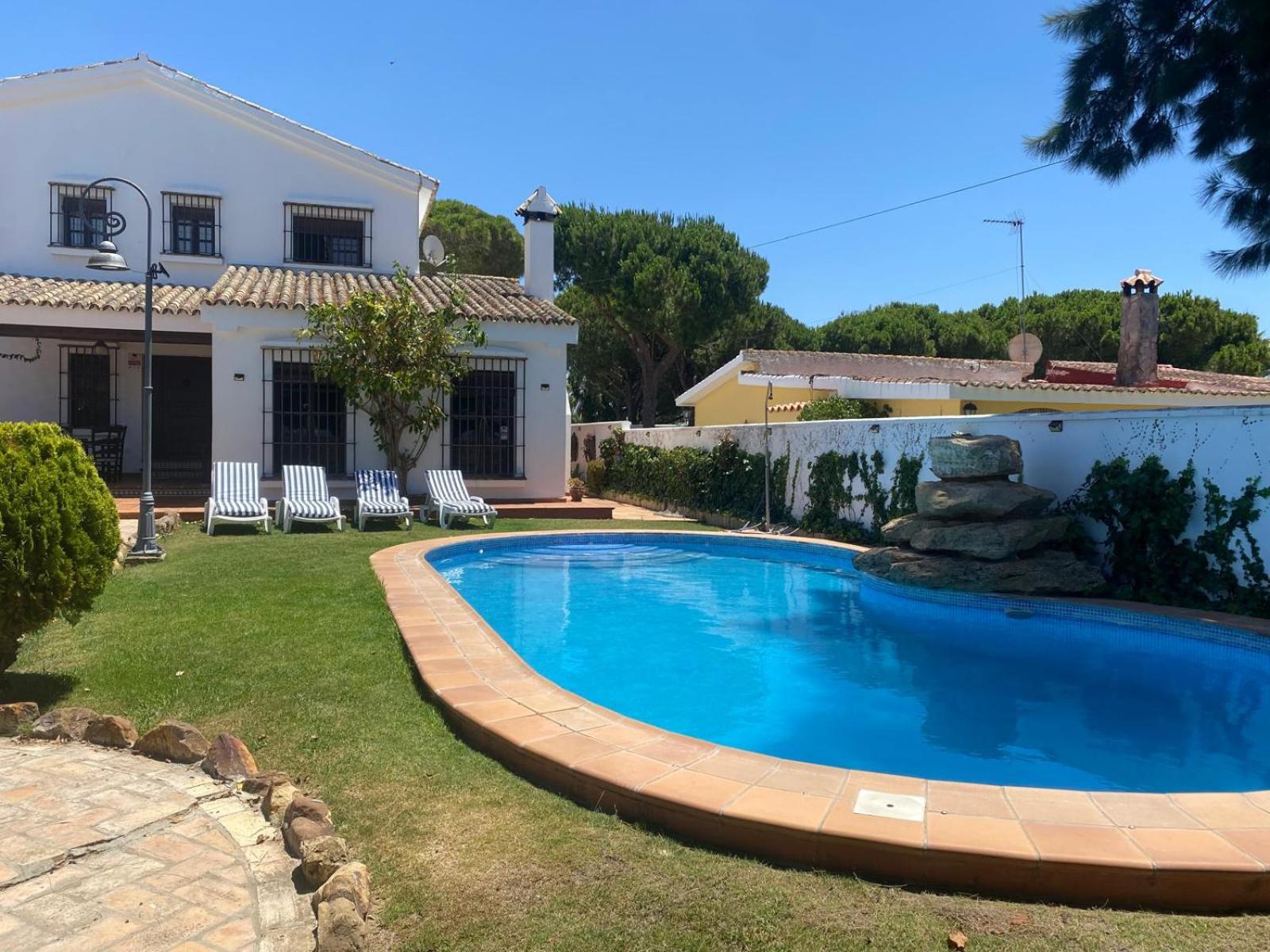 Gran Casa con Piscina Privada by Chiclana Dreams