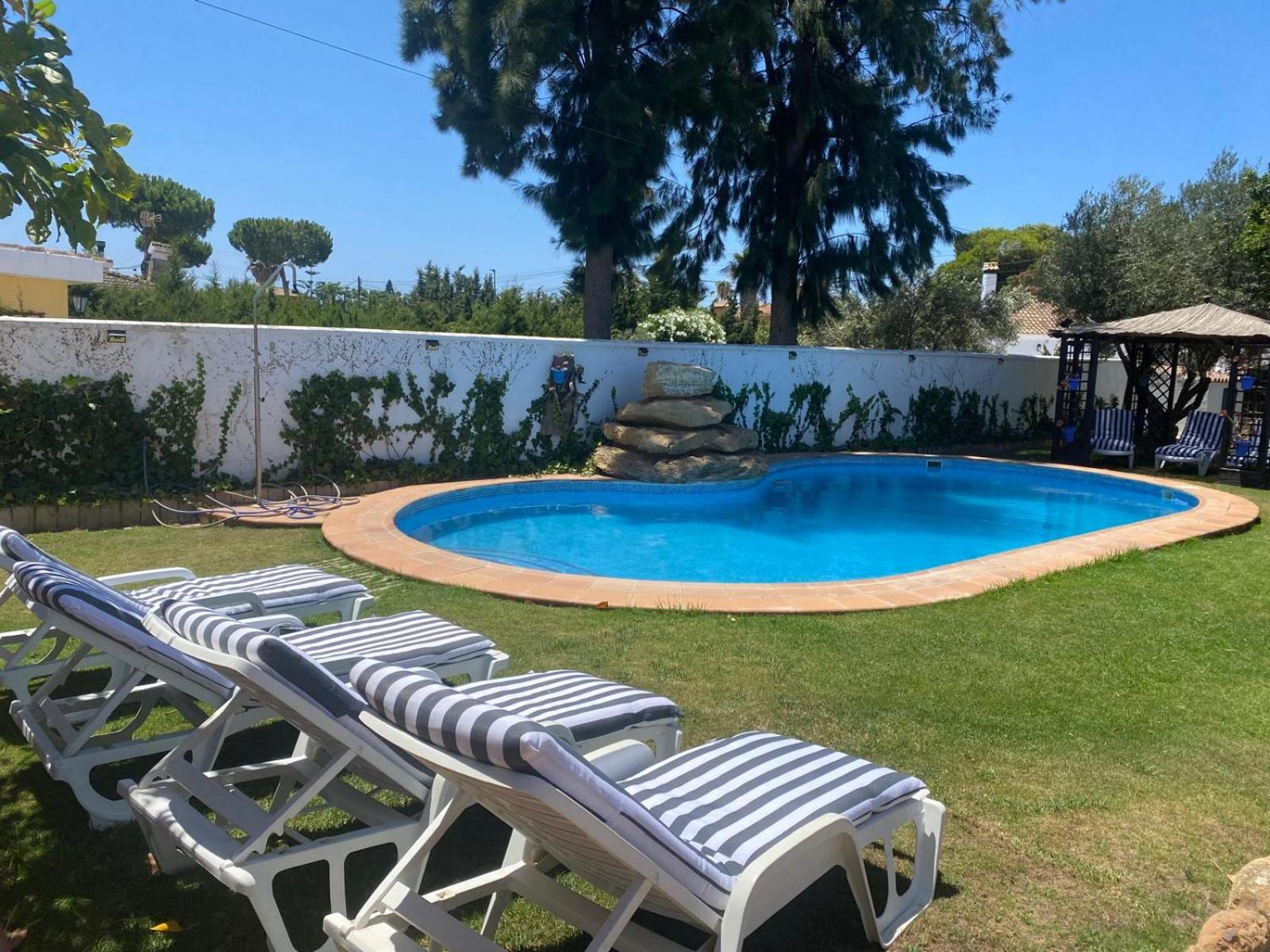 Gran Casa con Piscina Privada by Chiclana Dreams