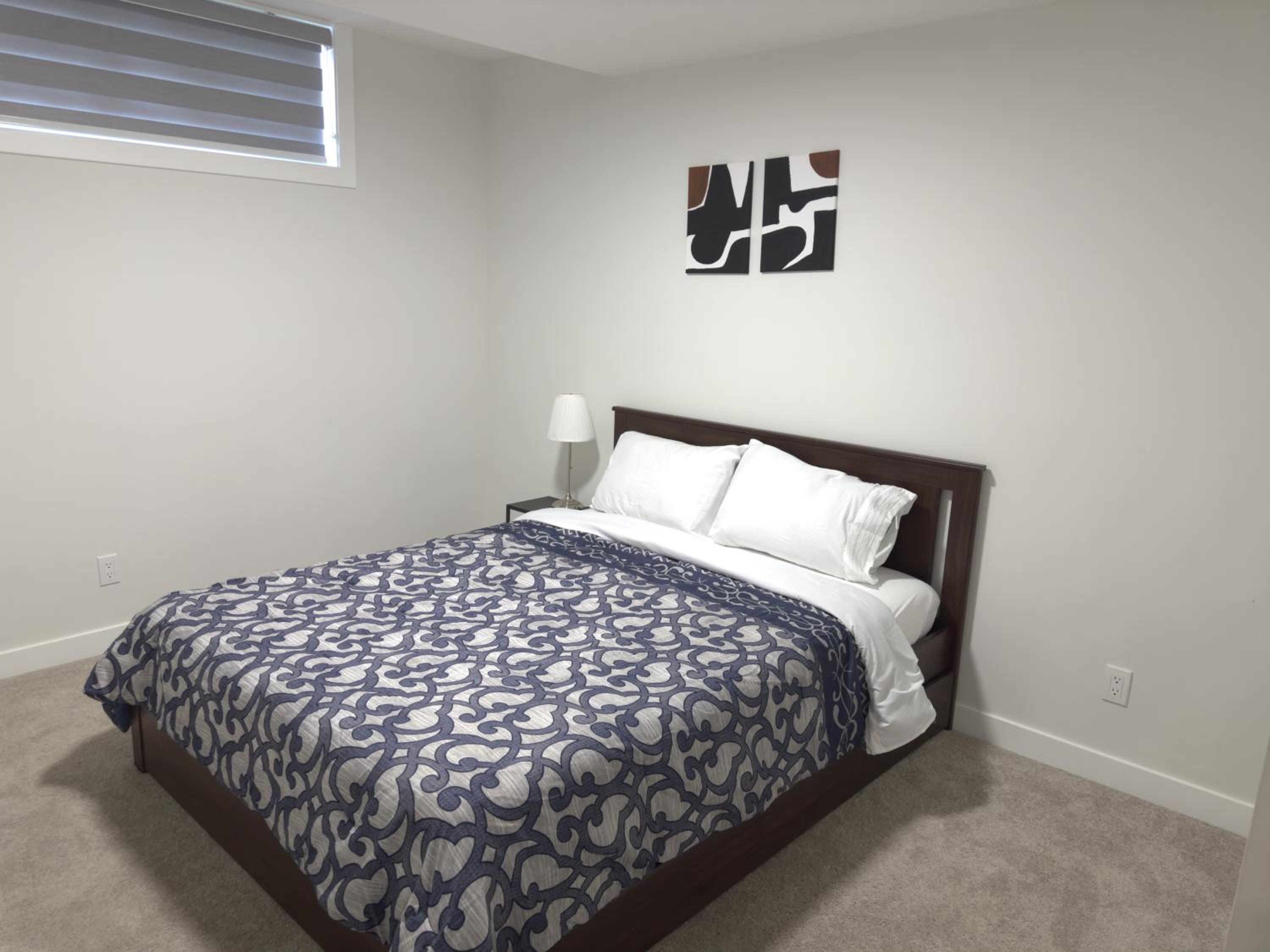 Cozy Apartment in South West Calgary