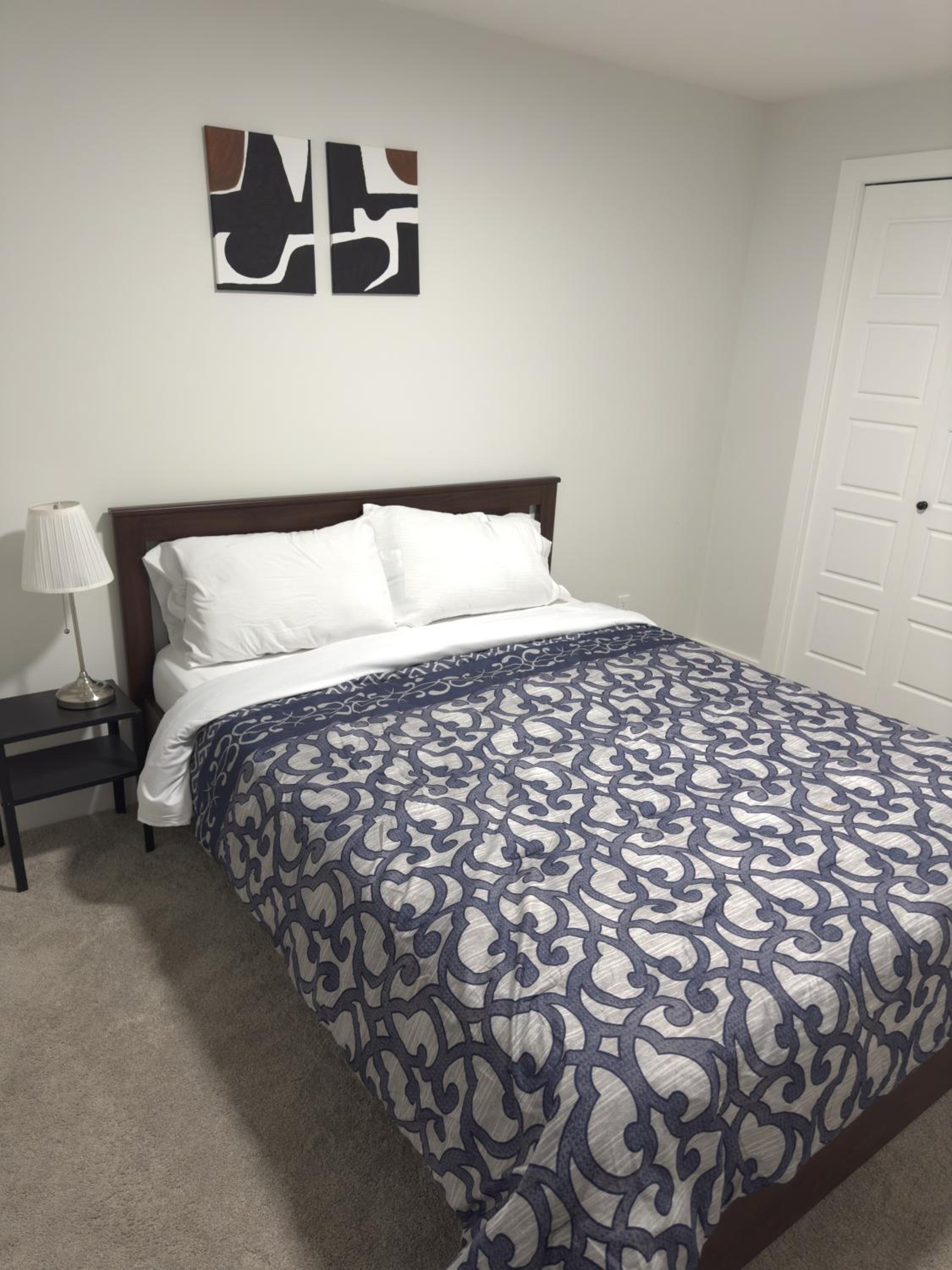Cozy Apartment in South West Calgary