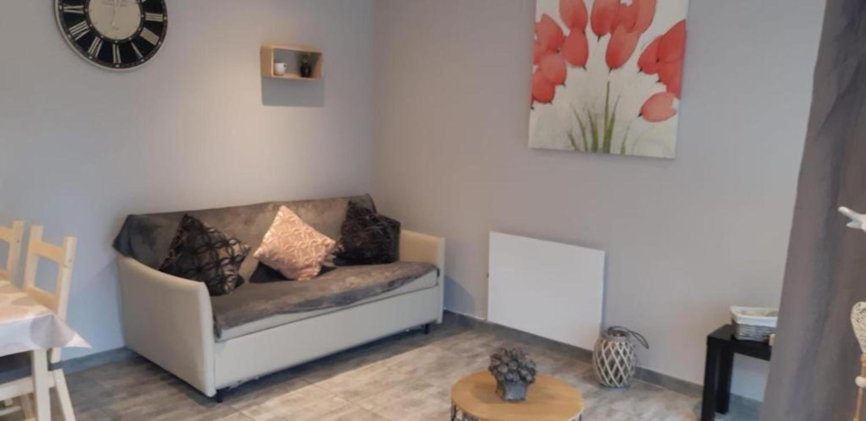Charming House in Hamois with Shared Pool