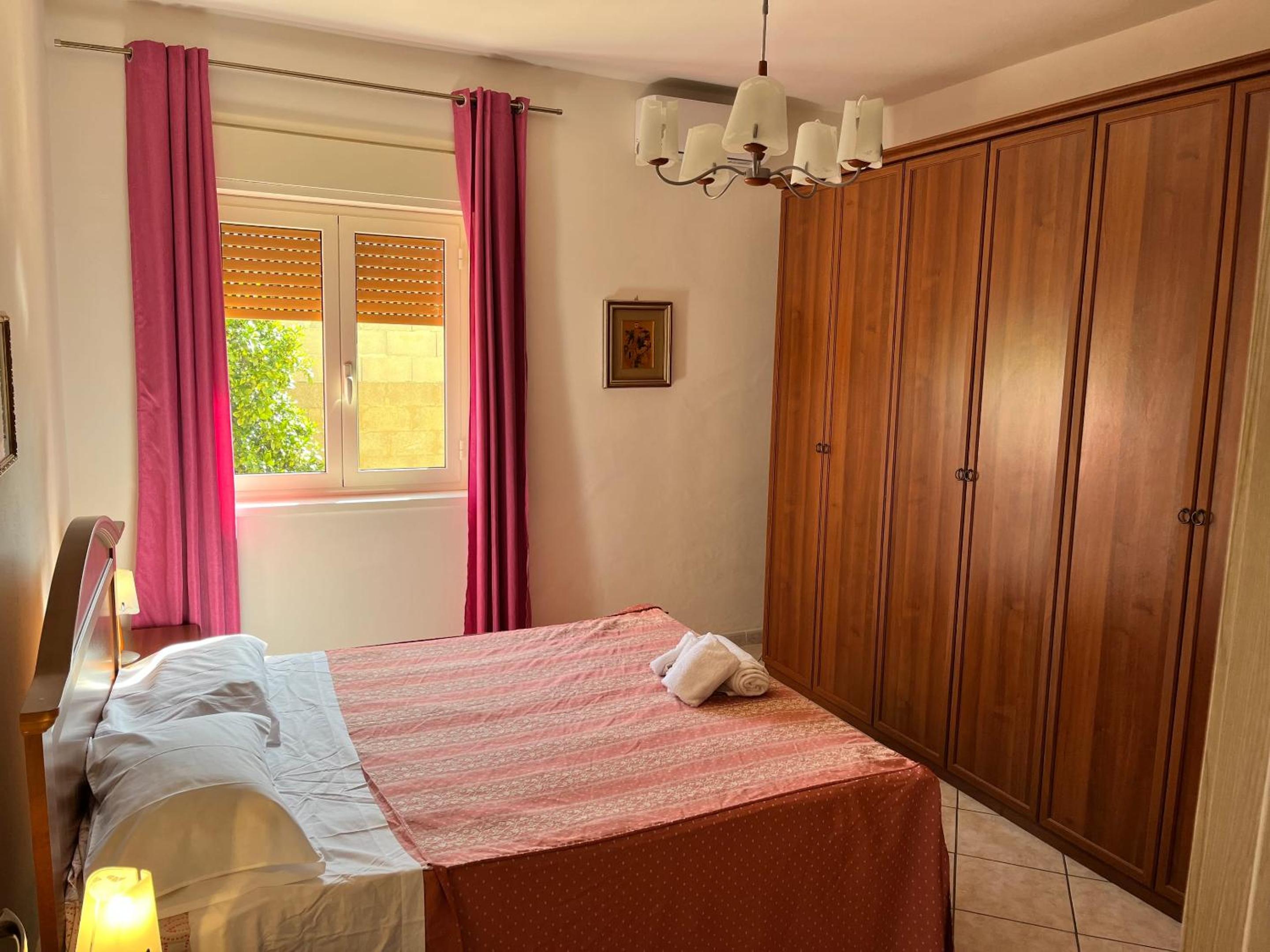 Charming House in Fontane Bianche with Private Garden view 2