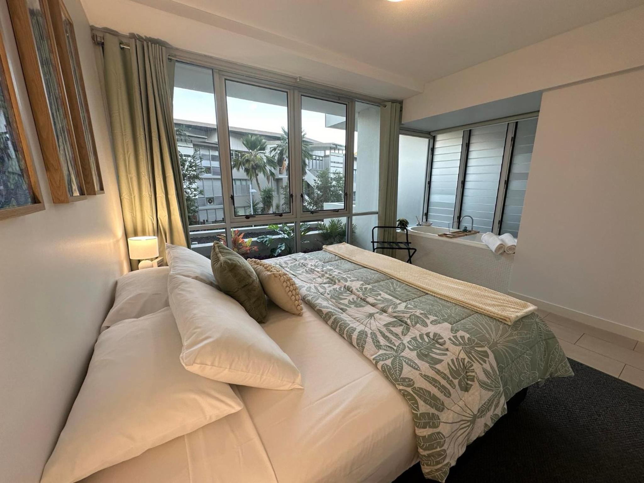 Aquatic Dreaming at 1 Bright Point, Nelly Bay Magnetic Island
