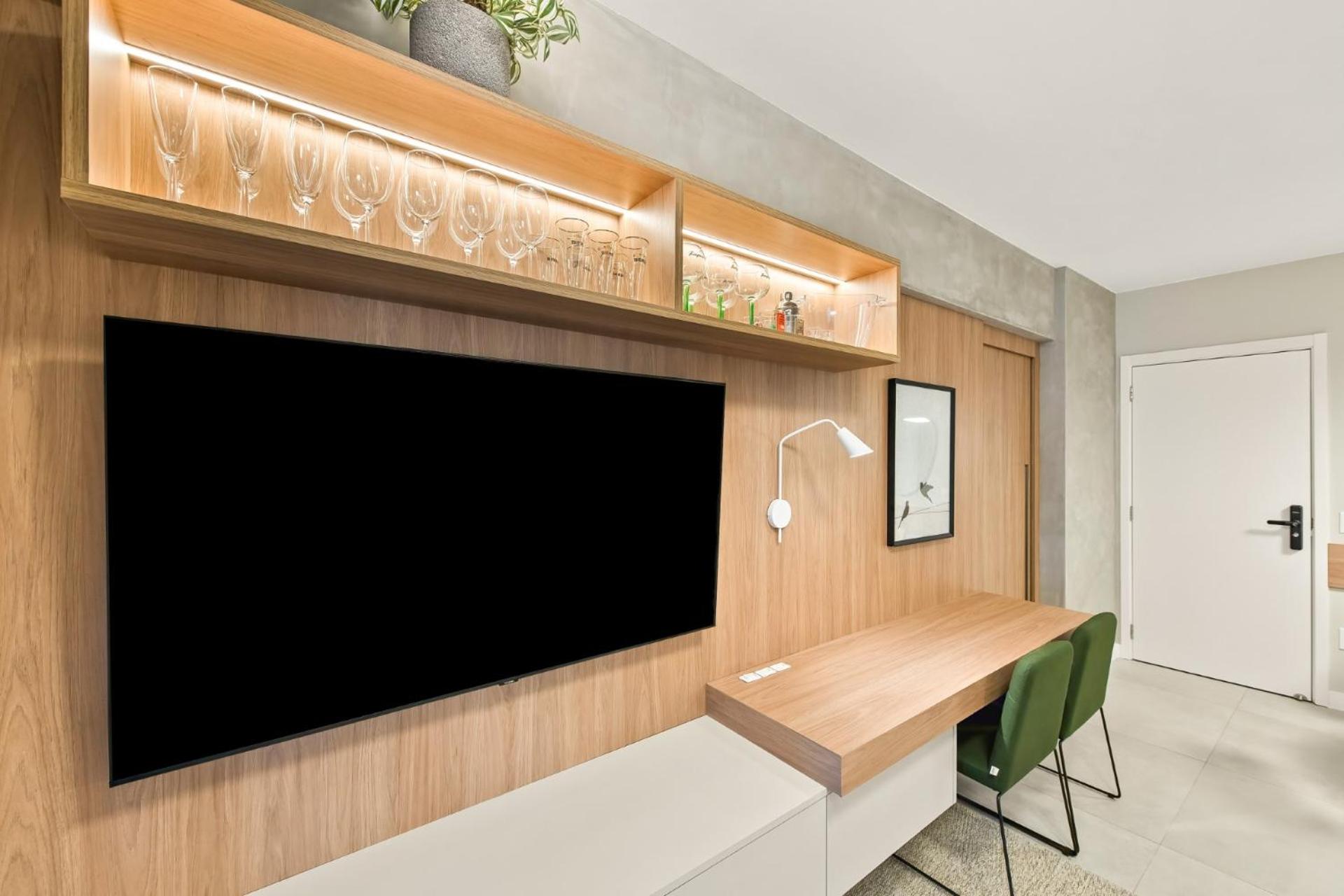 Apartamento Sensacional Novíssimo 67 mts e 2 quartos, para até 6 pessoas