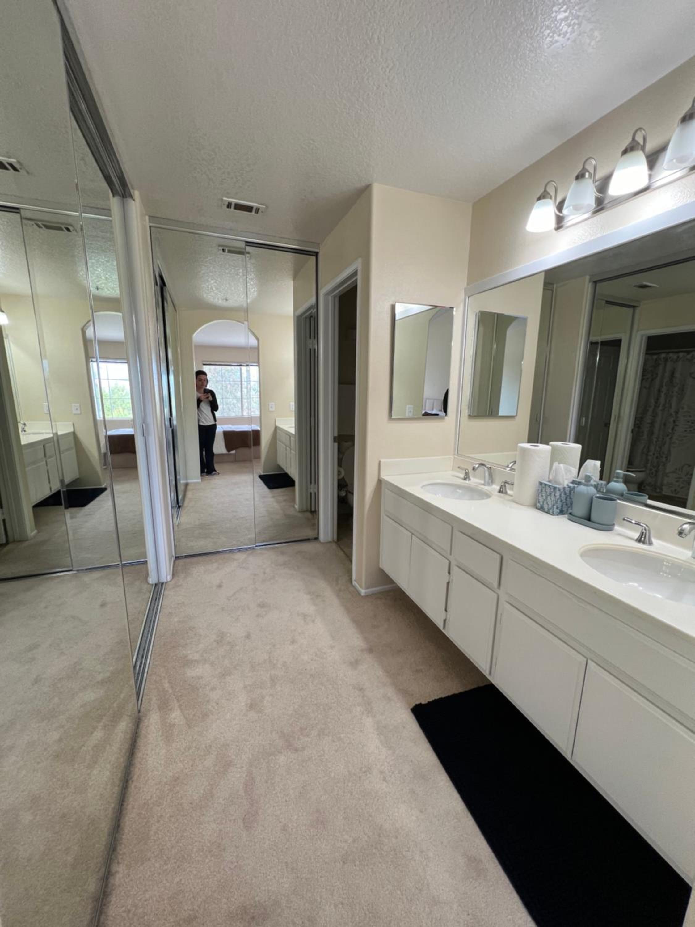 Luxury Private Master Suite With Mountain View - Property Image 8