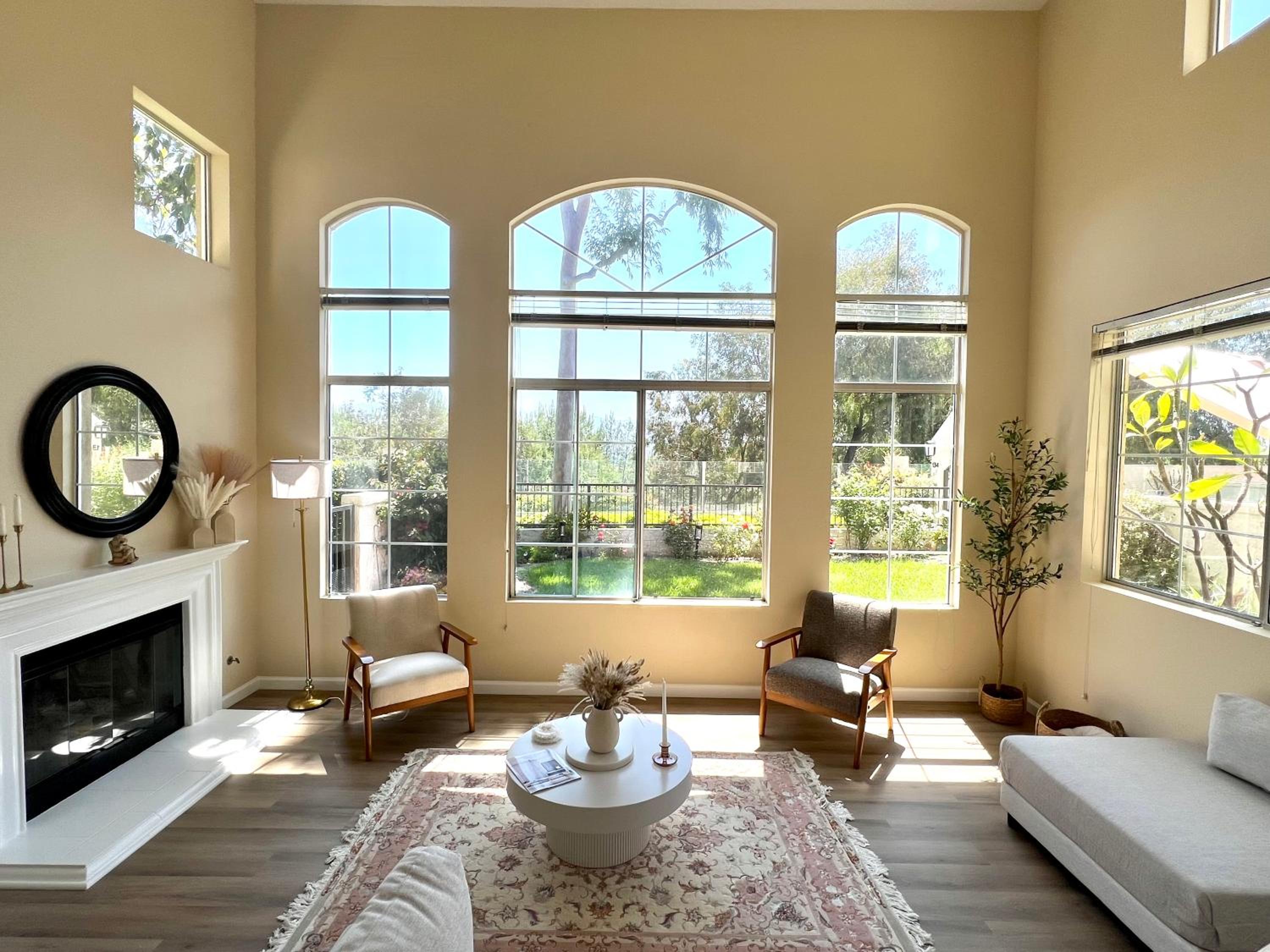 Luxury Private Master Suite With Mountain View - Property Image 6