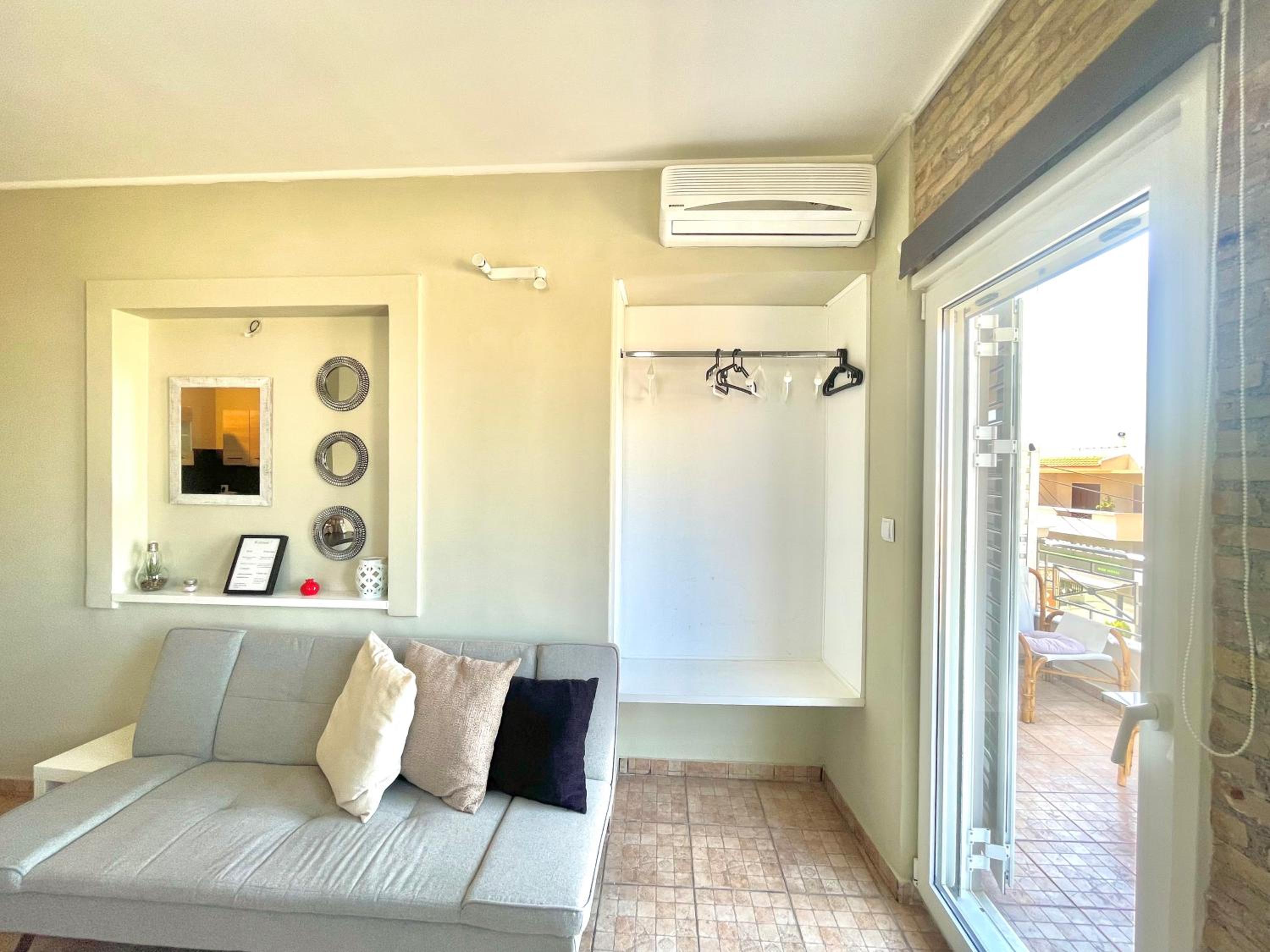 Aggelou Apartments-10 mins from Athens airport view 5