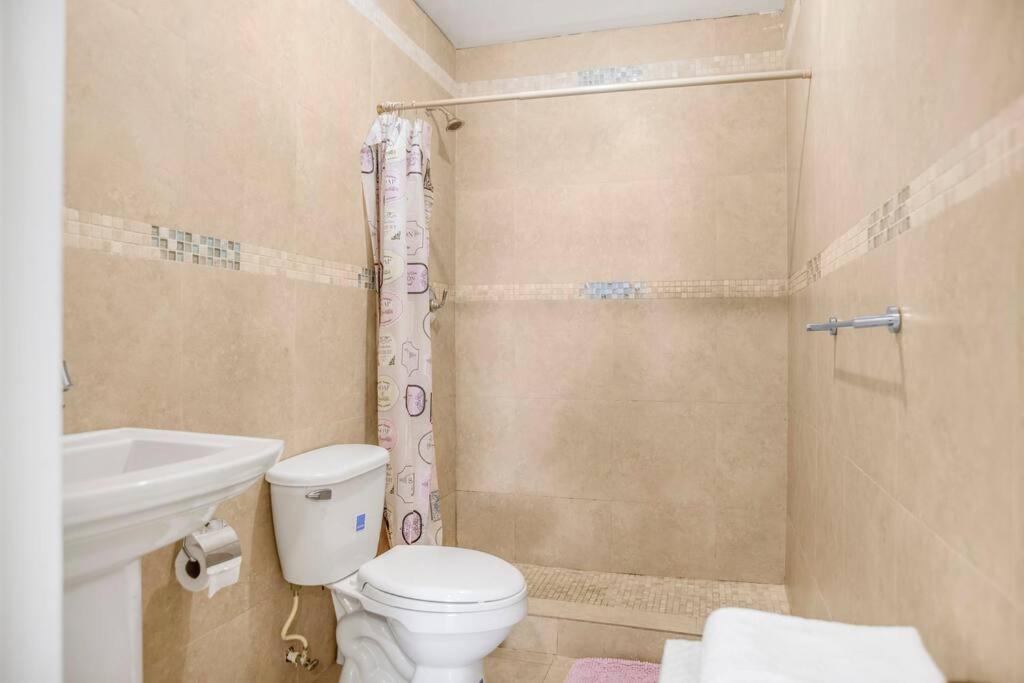 NEW Ocean view Apt Beach Access