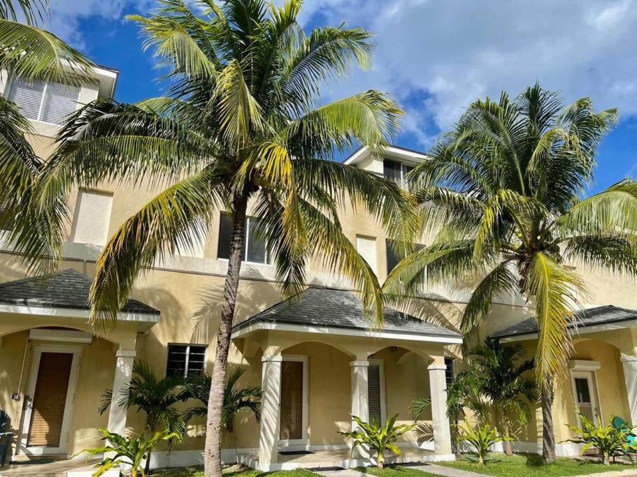 NEW Ocean view Apt Beach Access