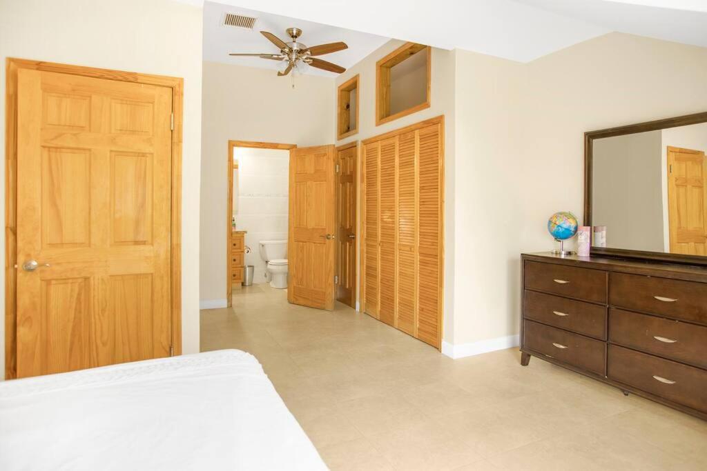 NEW Ocean view Apt Beach Access