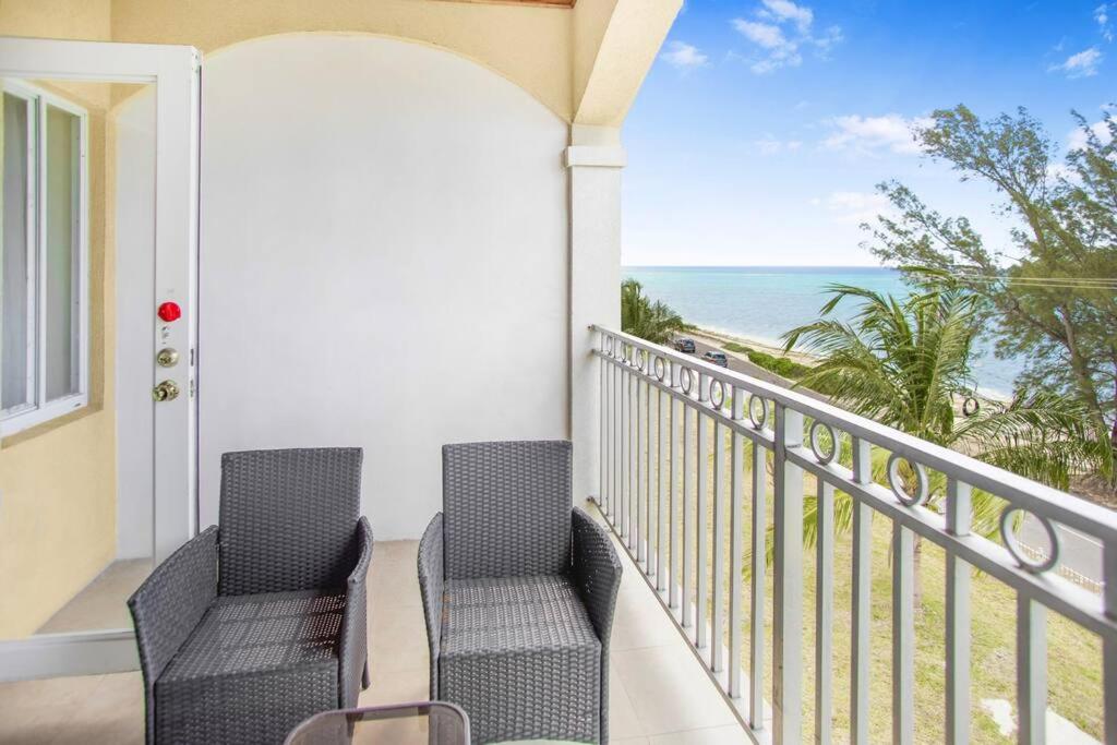 NEW Ocean view Apt Beach Access