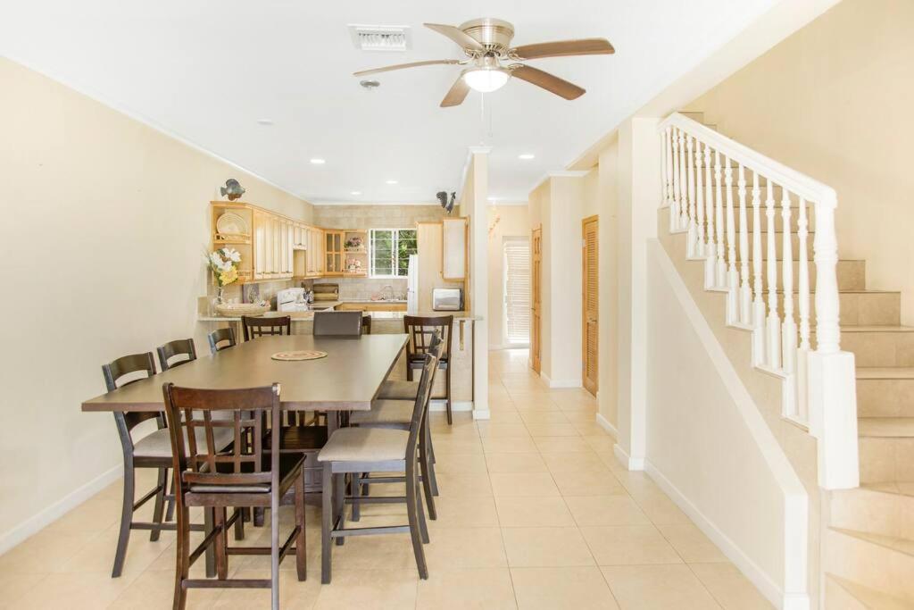NEW Ocean view Apt Beach Access