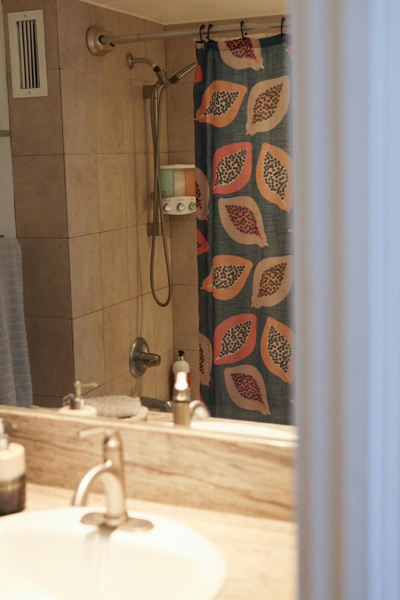Tropical Studios at Marine Surf Waikiki - FREE PARKING - BEST LOCATION - FULL KITCHEN - SWIMMING POOL 照片第 103 張,共 263 張