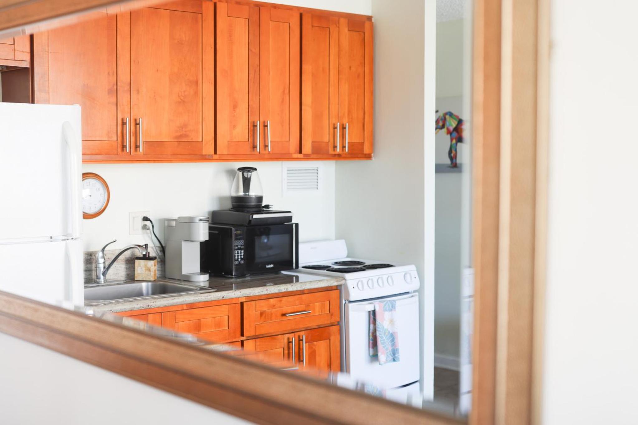 Tropical Studios at Marine Surf Waikiki - FREE PARKING - BEST LOCATION - FULL KITCHEN - SWIMMING POOL 照片第 52 張,共 263 張