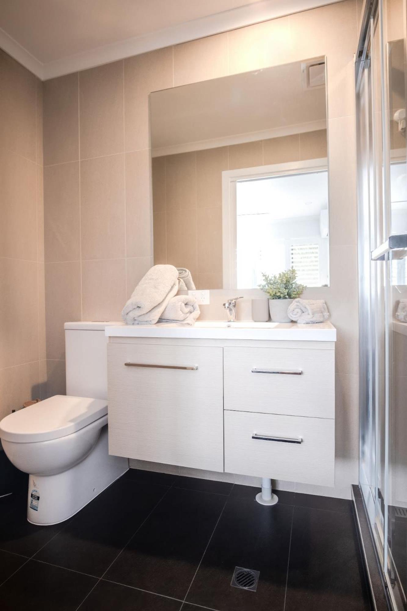 Modern Pet-friendly Mudjimba Townhouse