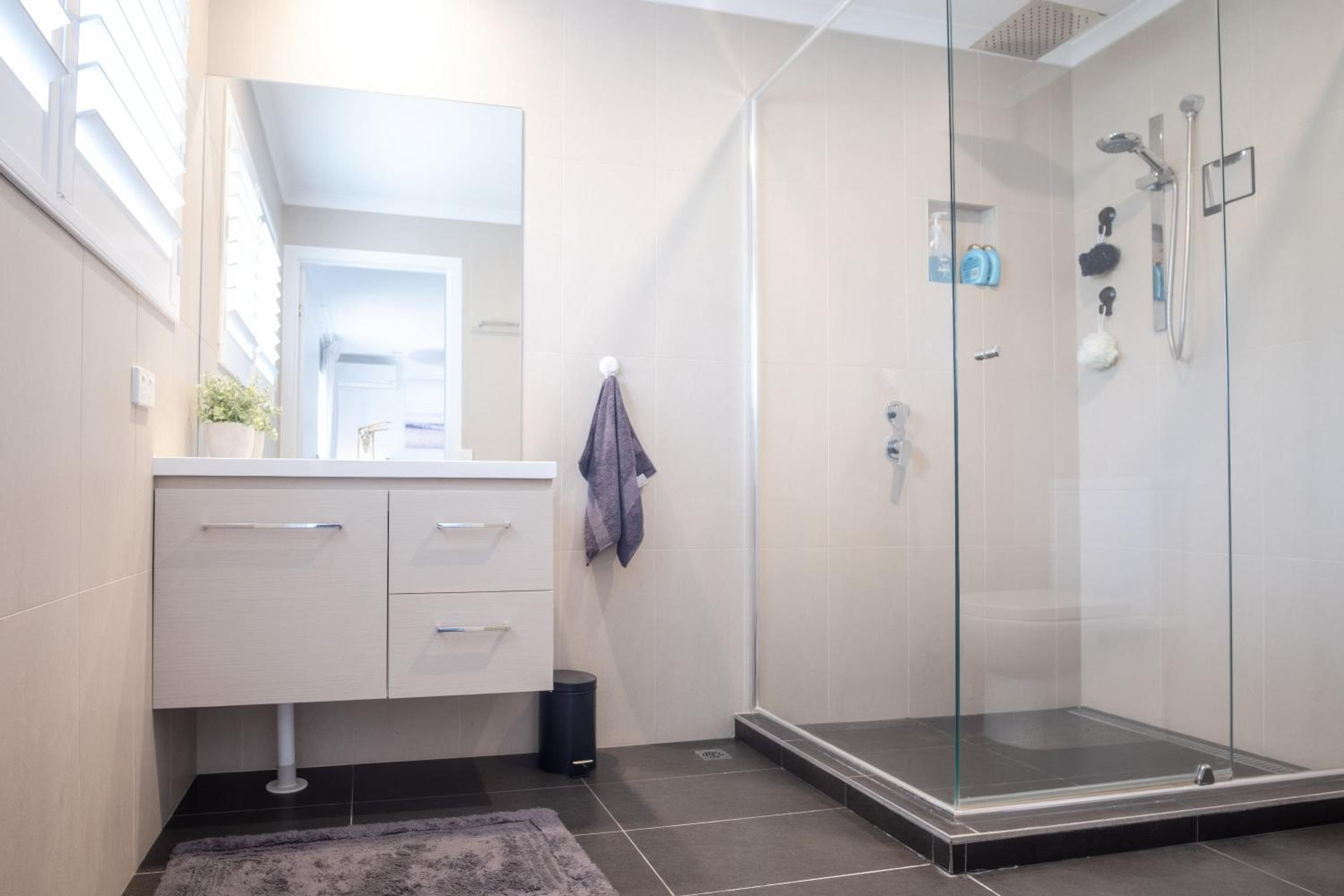 Modern Pet-friendly Mudjimba Townhouse