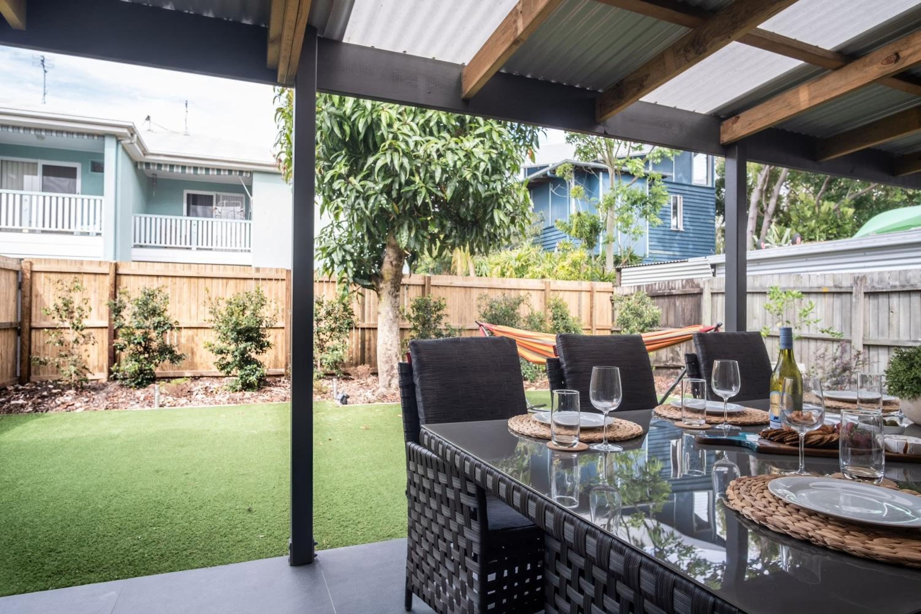 Modern Pet-friendly Mudjimba Townhouse