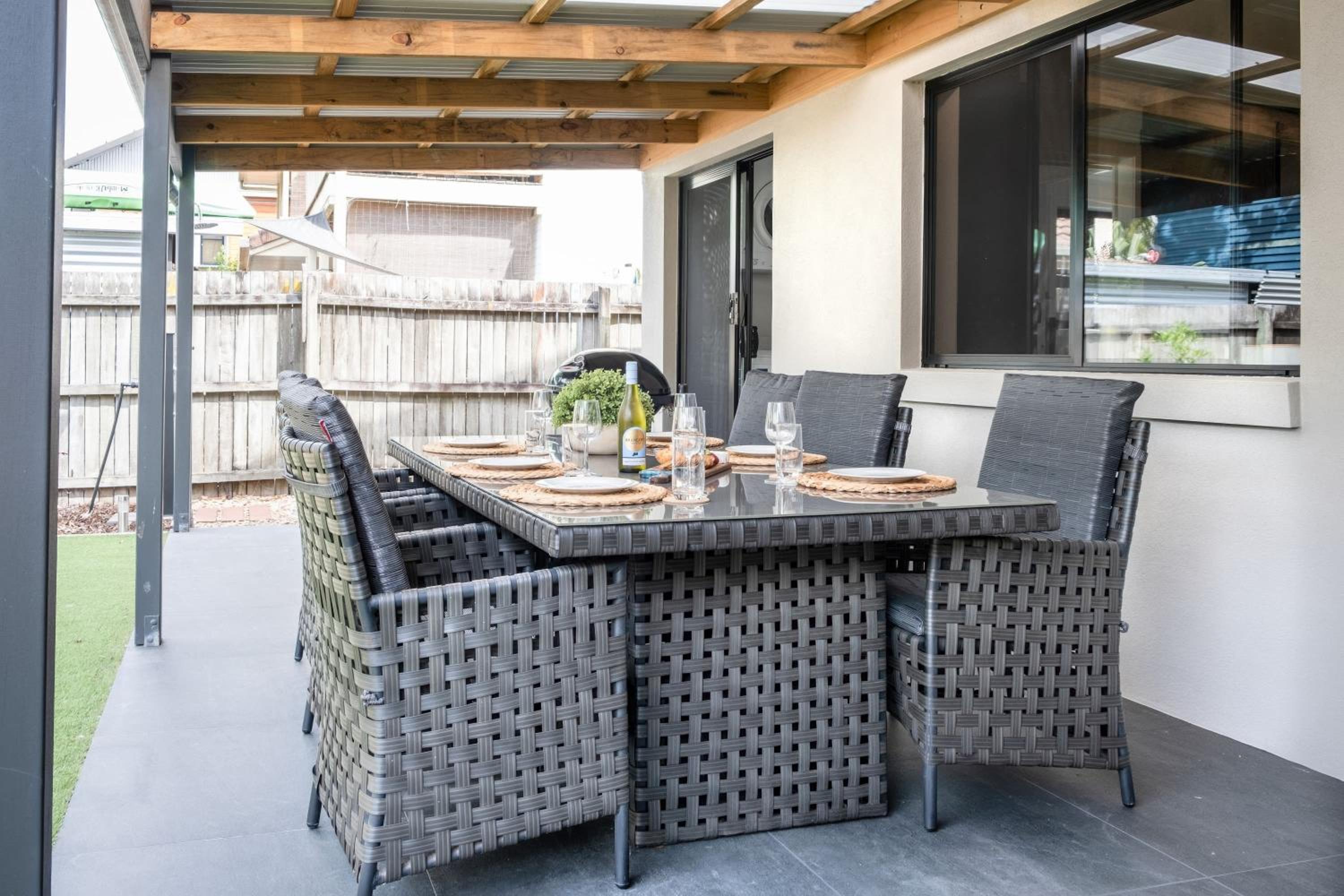Modern Pet-friendly Mudjimba Townhouse