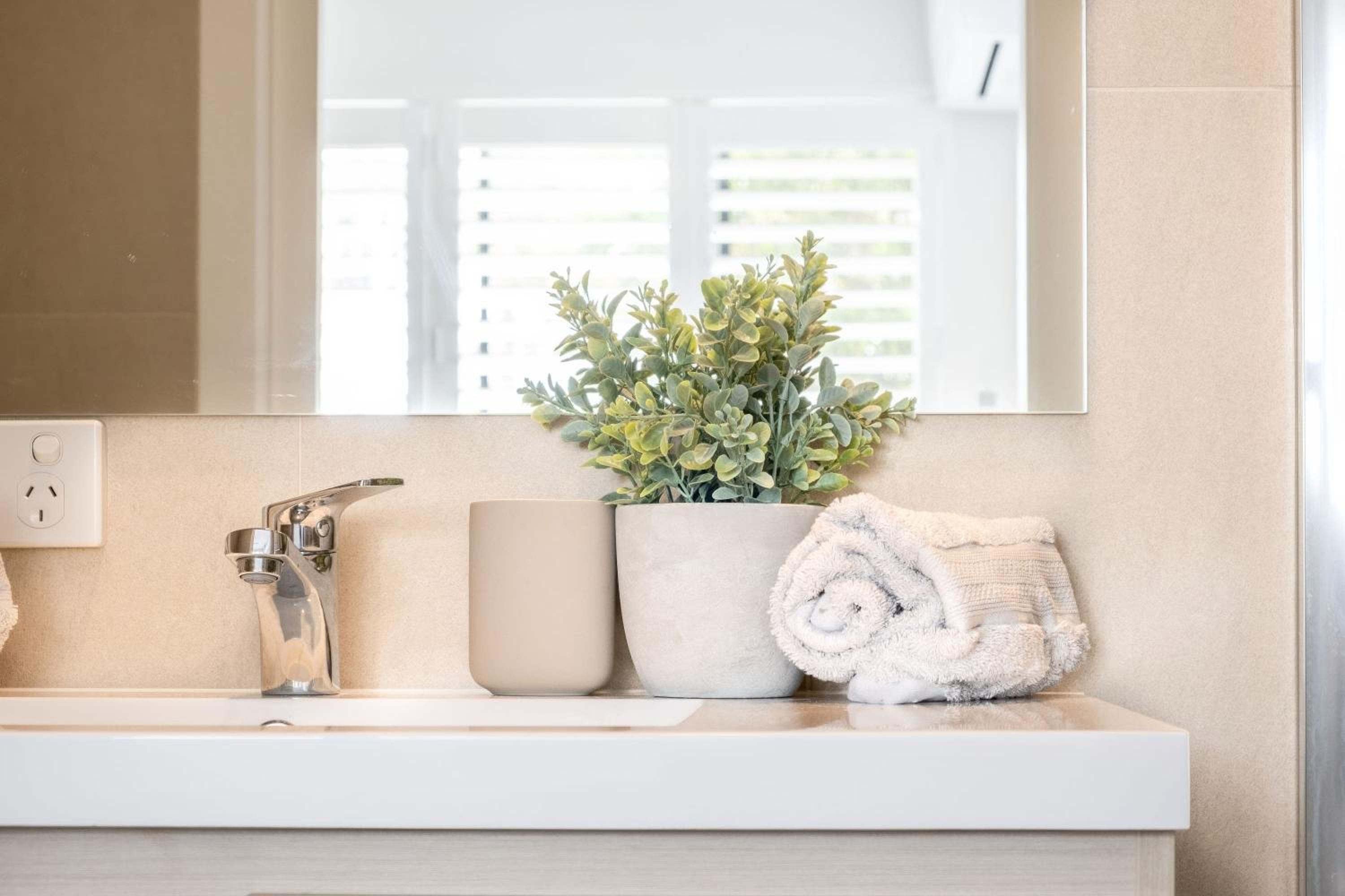 Modern Pet-friendly Mudjimba Townhouse