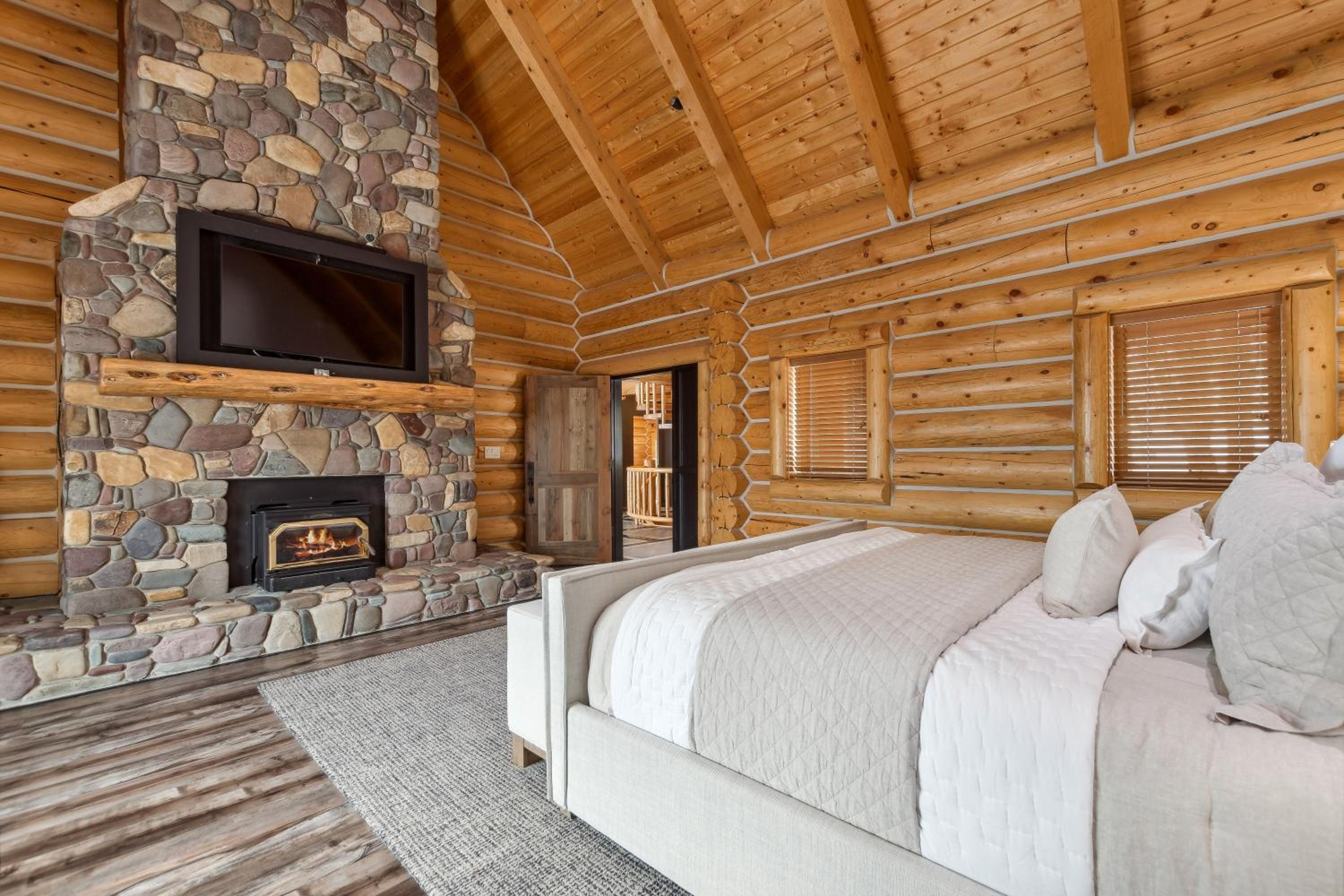 Heavenly Mountain Chalet view 3