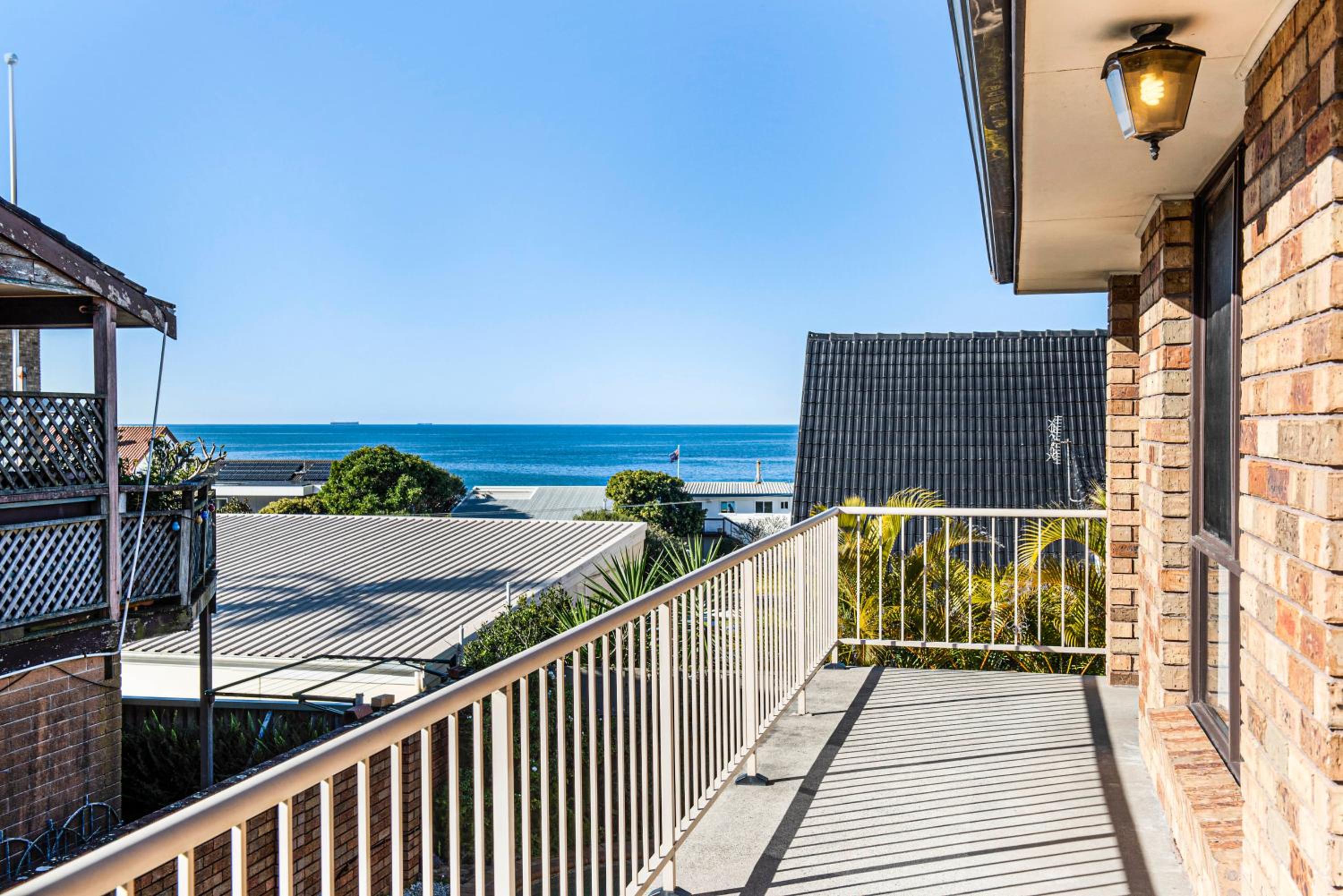 Spacious Ocean View Home in Noraville