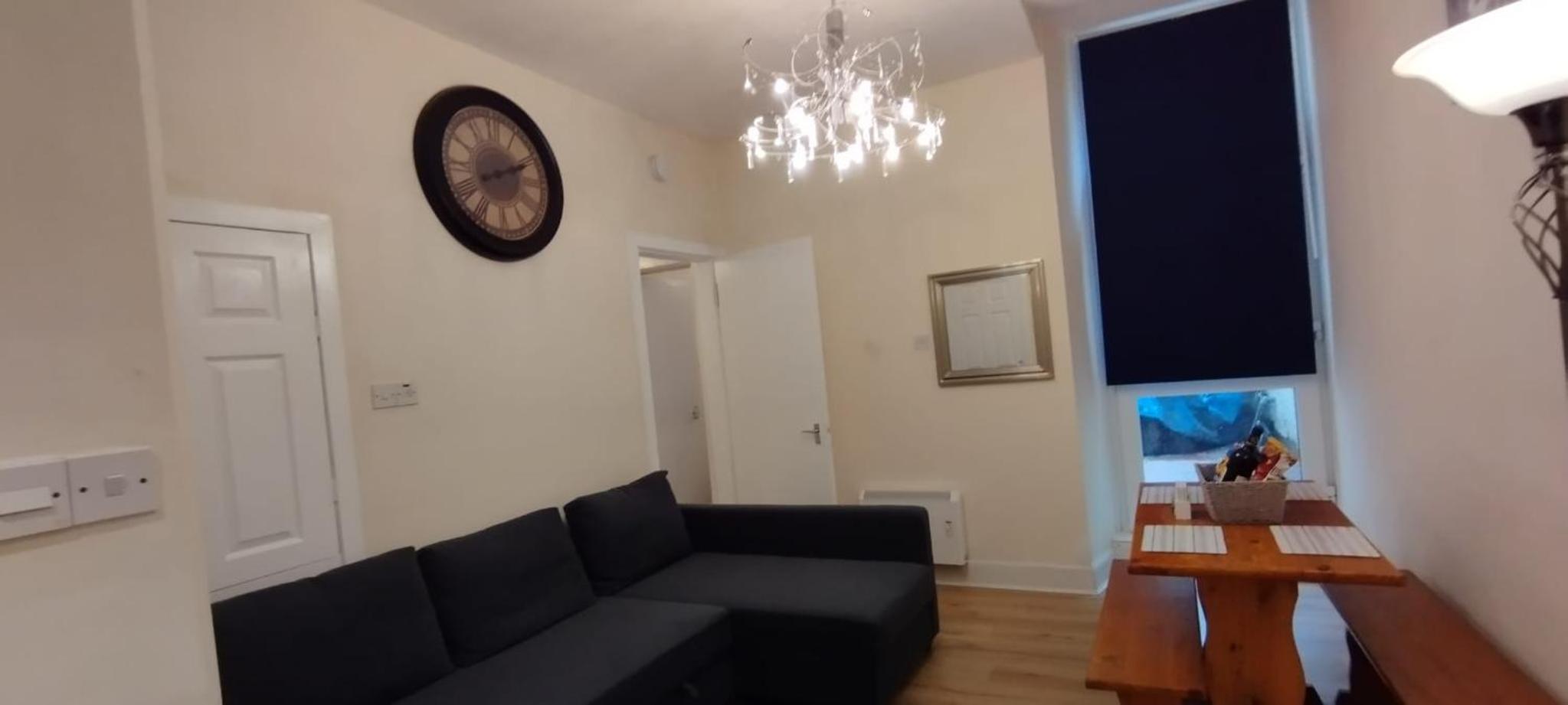 One Bedroom Flat in Central Edinburgh Old Town , Heart of Edinburgh Flat Sleeps 4 view 2