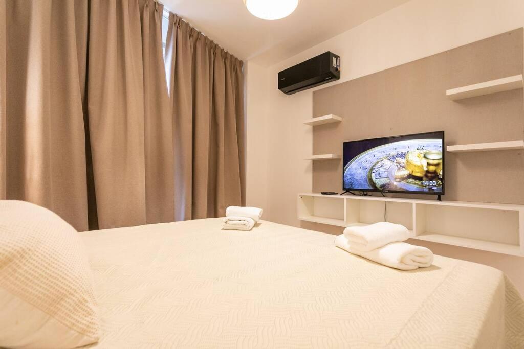 Santa Fe Avenue Tower Apartment
