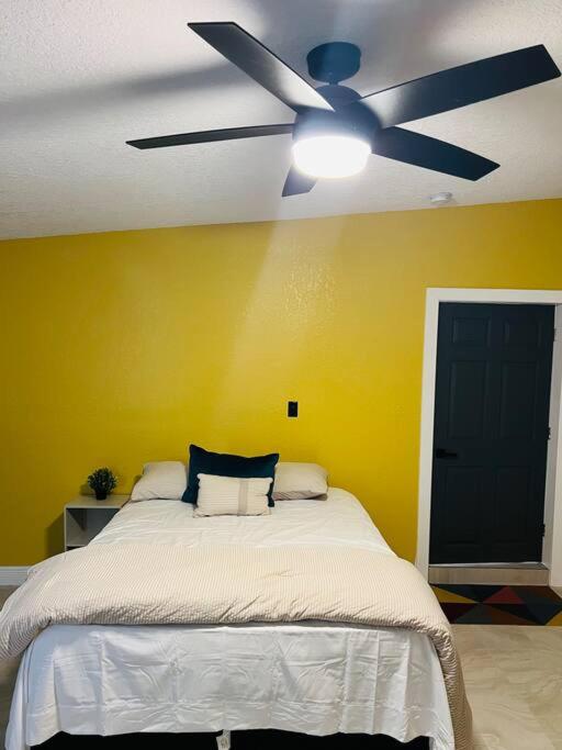 6 Bedrooms ClueThemed Home near parks