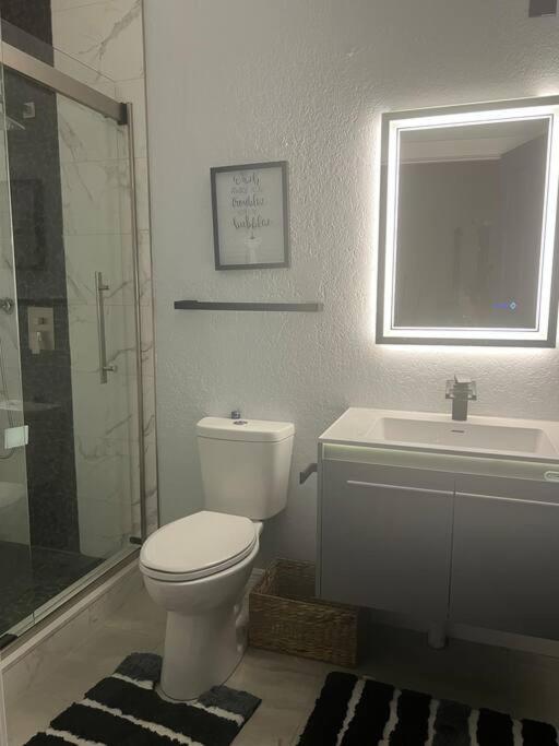 6 Bedrooms ClueThemed Home near parks