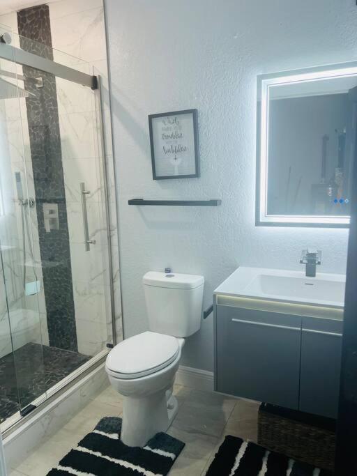 6 Bedrooms ClueThemed Home near parks