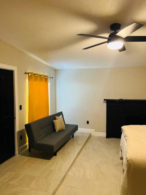 6 Bedrooms ClueThemed Home near parks
