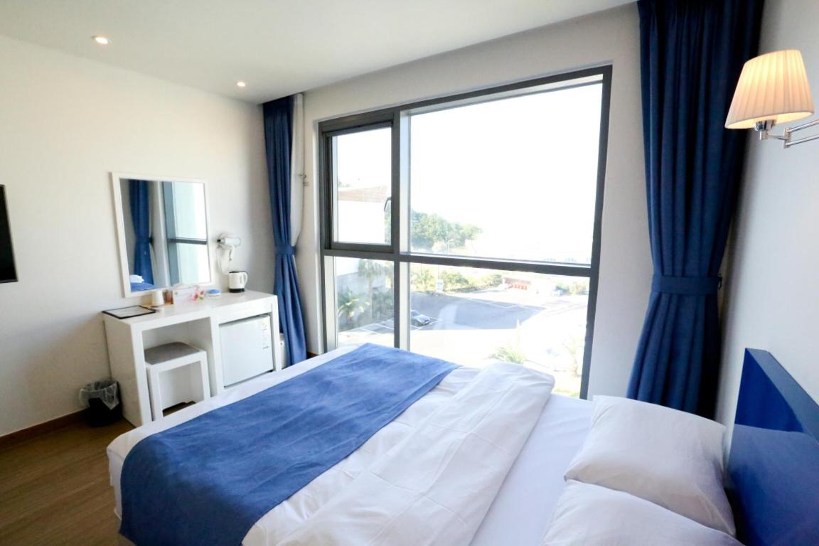 Amoureux Resort